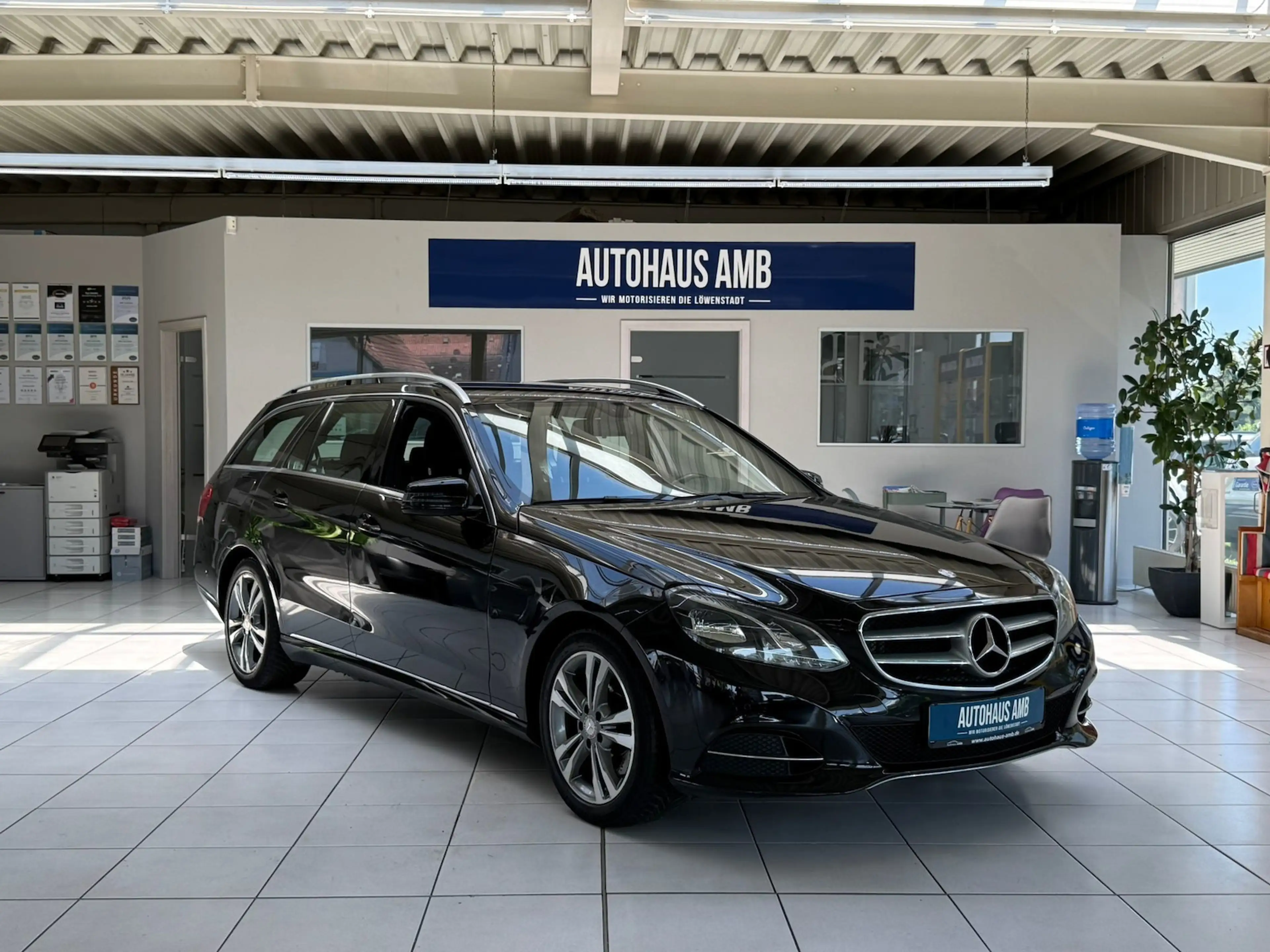 Mercedes-Benz E 250 T Aut. Leder Navi Sitzh. PDC GRA LED — photo 3