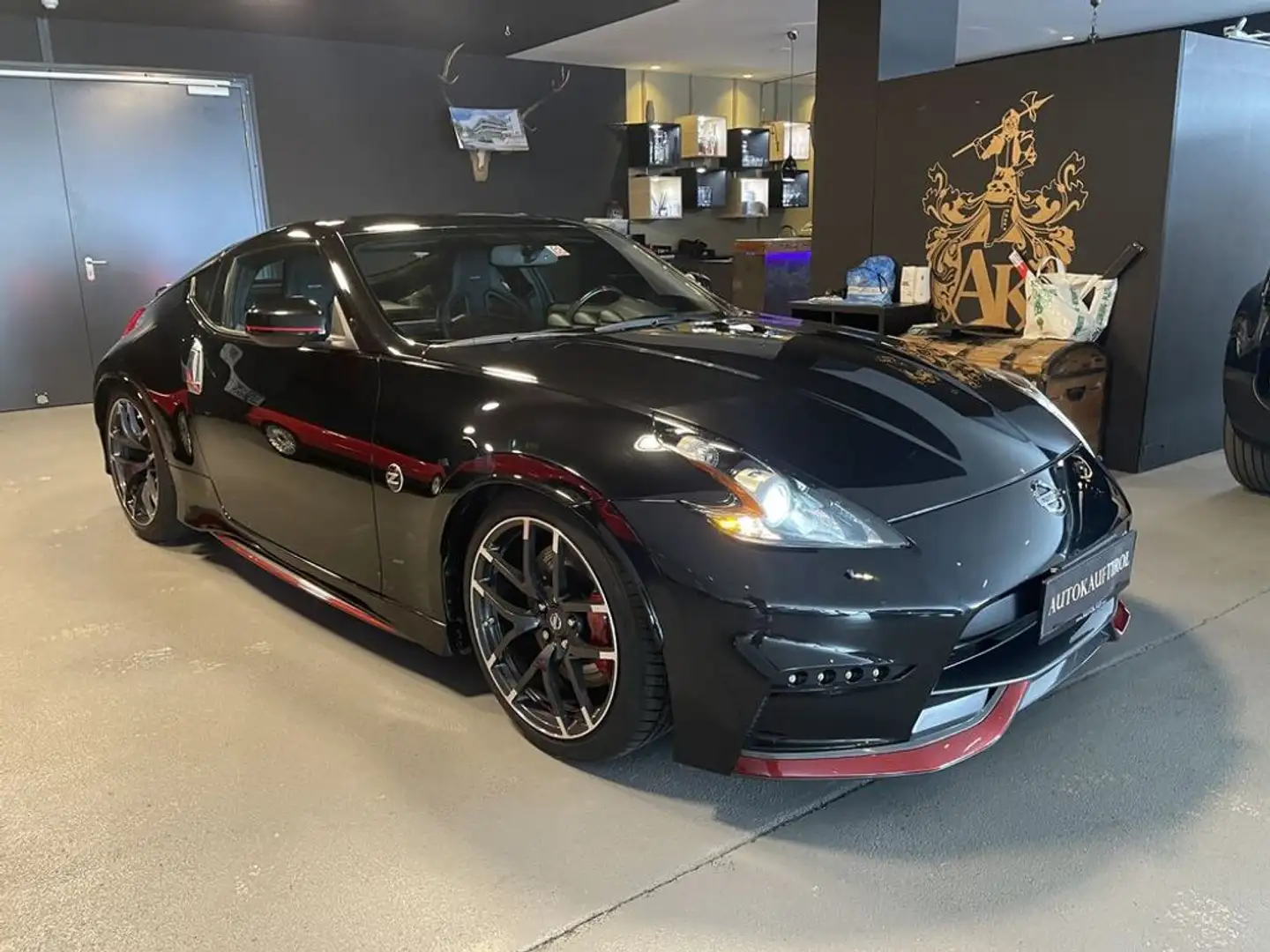 Nissan 370Z Nismo Schwarz - 1