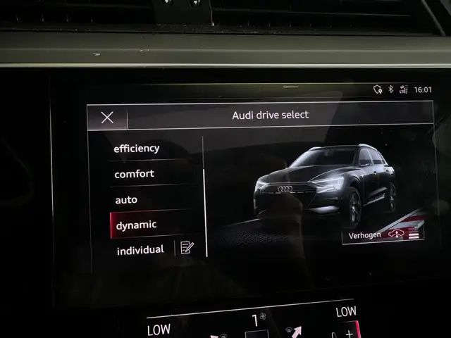 Audi E-Tron view 29