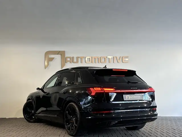 Audi E-Tron view 6