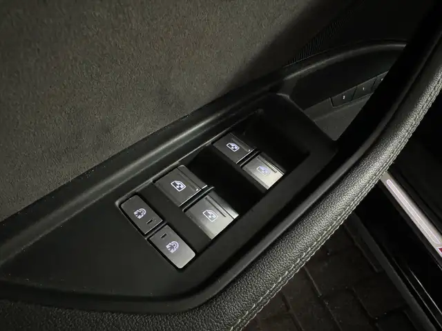 Audi E-Tron view 15