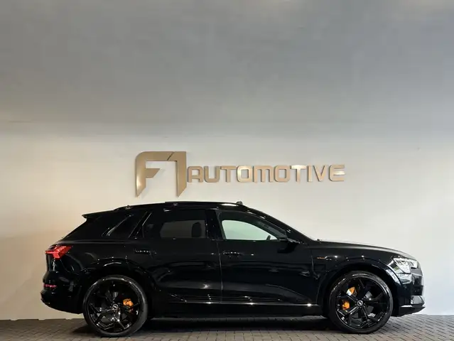Audi E-Tron view 9