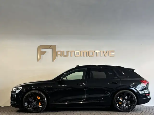 Audi E-Tron view 8