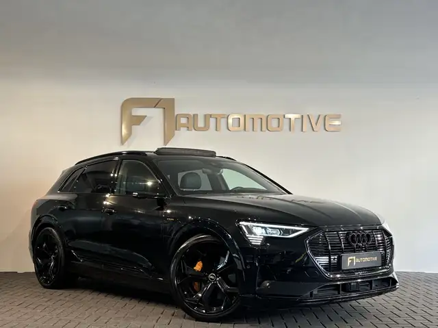 Audi E-Tron view 3