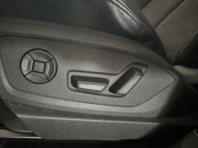 Audi E-Tron view 18