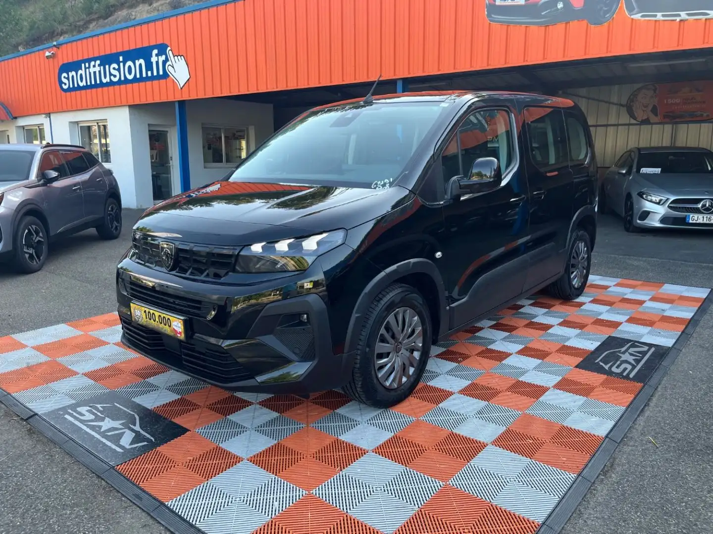 Peugeot Rifter NEW BlueHDi 100 BV6 ALLURE Noir - 1