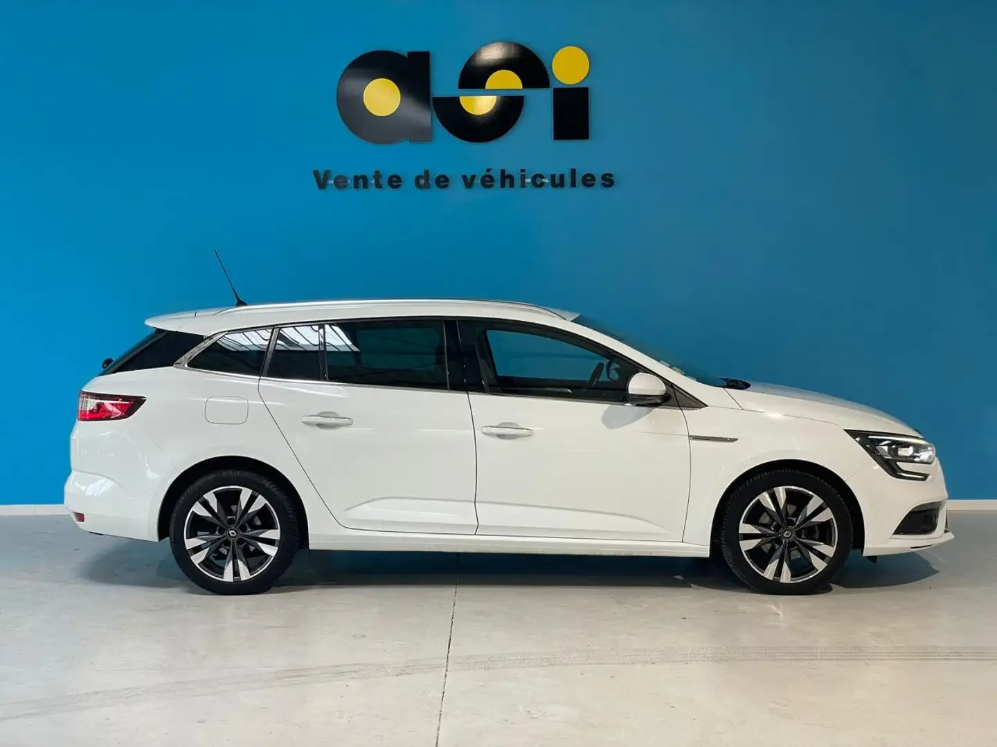 Renault Megane Estate 1.5 Blue Dci ECD 115 cv Weiß - 2