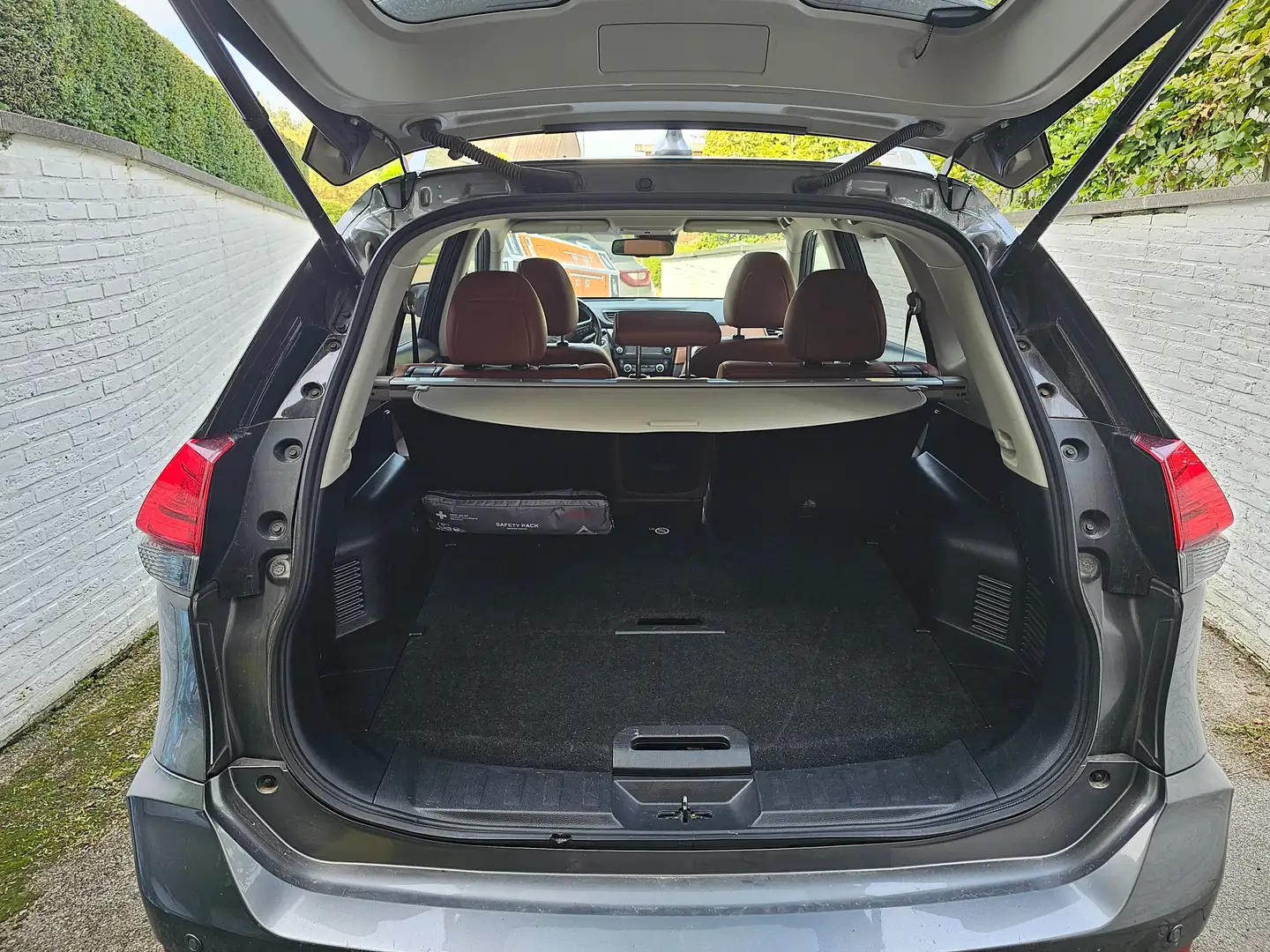 Nissan X-Trail X-Trail 1.7 dCi Xtronic Tekna Gris - 2