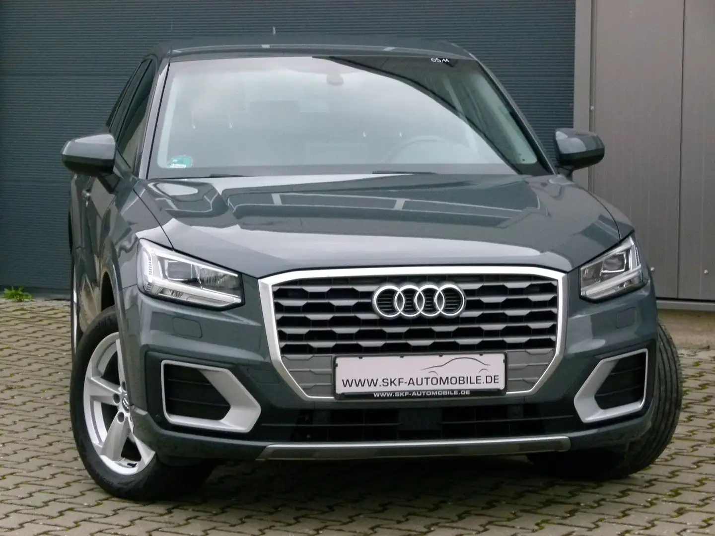 Audi Q2 sport Virtual LED Navi Kamera S-tron. 1-Hand Grau - 2