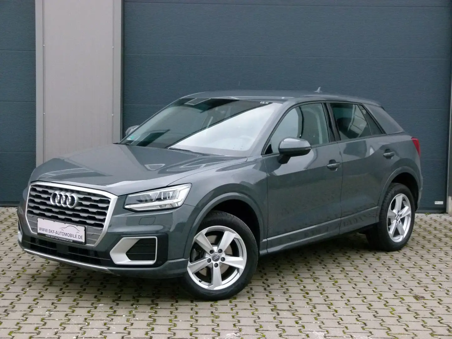 Audi Q2 sport Virtual LED Navi Kamera S-tron. 1-Hand Grau - 1