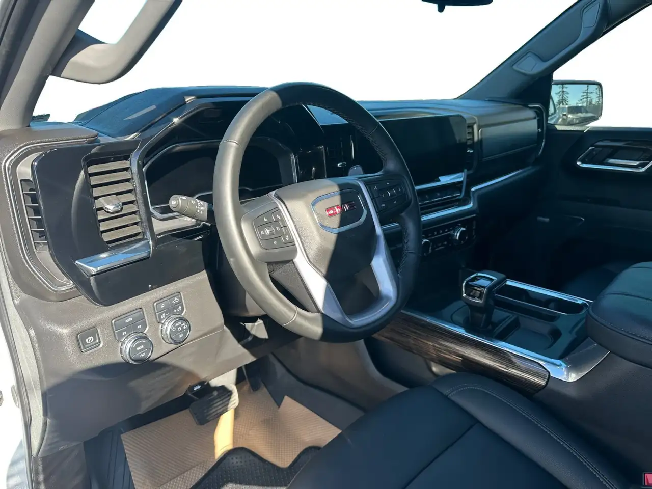 GMC Sierra 1500 снимка GMC Sierra 1500