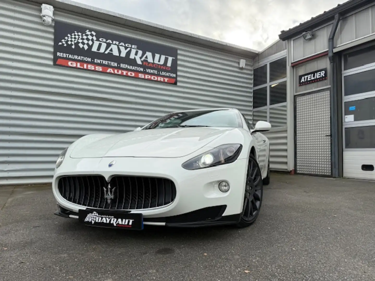 Maserati GranTurismo 4.2 V8 PACK CARBONE/ECHAP SPORT/TRES BELLE CONFIGURATION Blanc - 2
