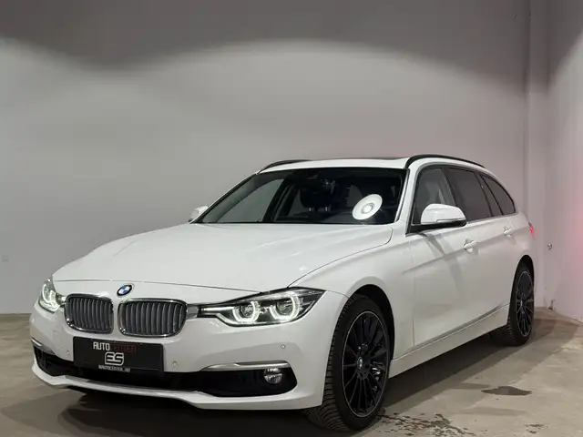 BMW 3 Series view 4