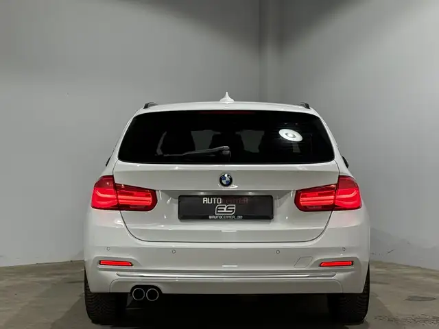 BMW 3 Series view 6