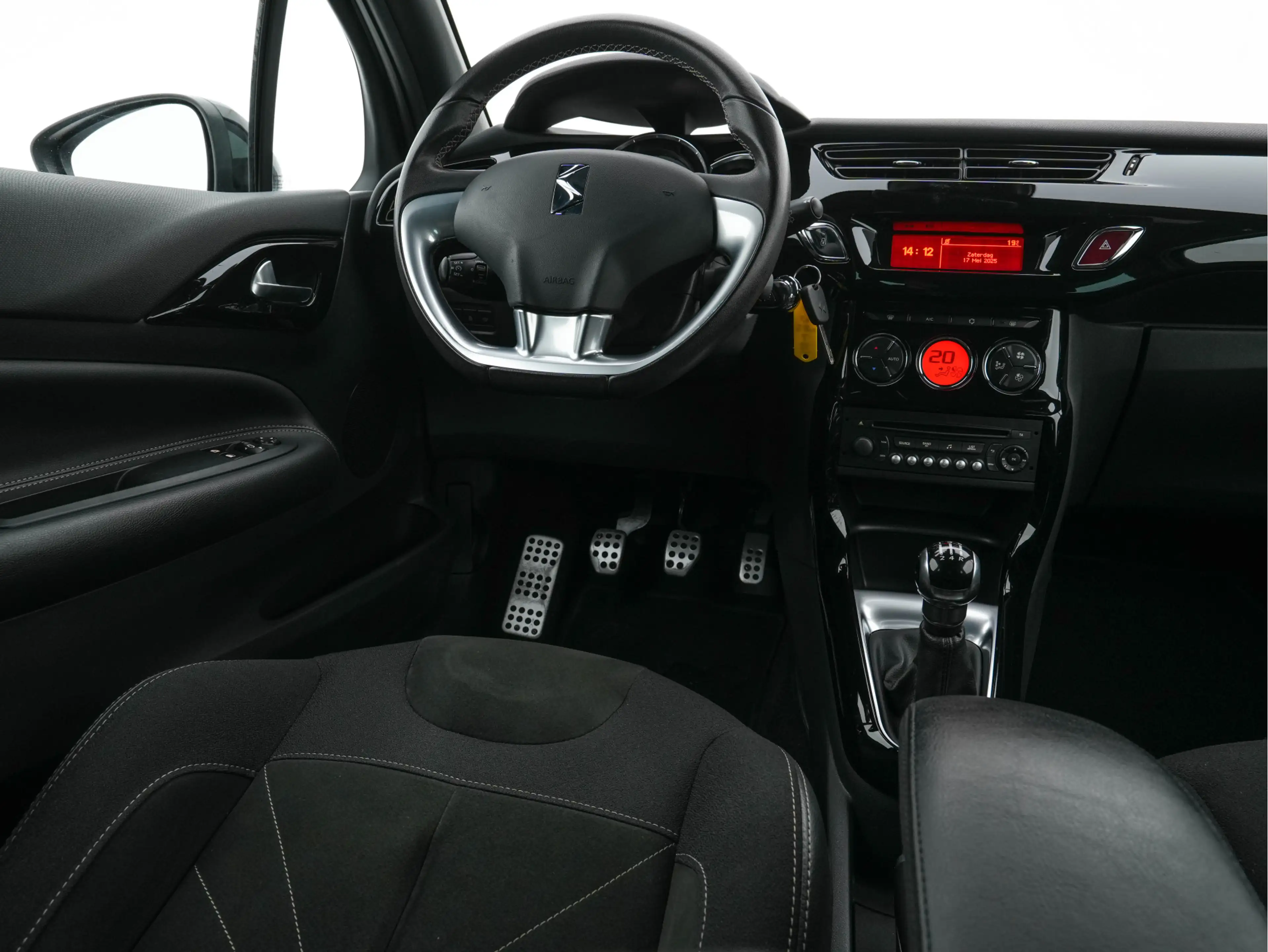 DS Automobiles DS 3 1.6 BlueHDi Business *ALCANTARA-MICROFIBRE | SPORT — photo 7