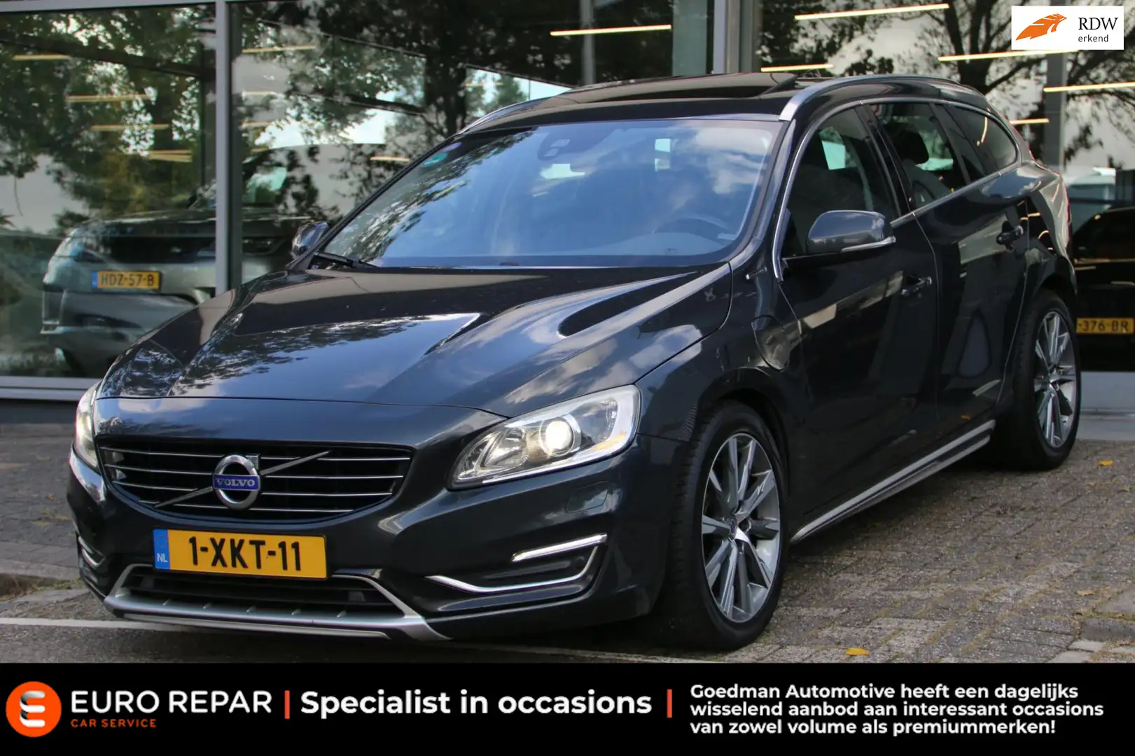 Volvo V60 2.4 D6 AWD Plug-In Hybrid Summum Gris - 1