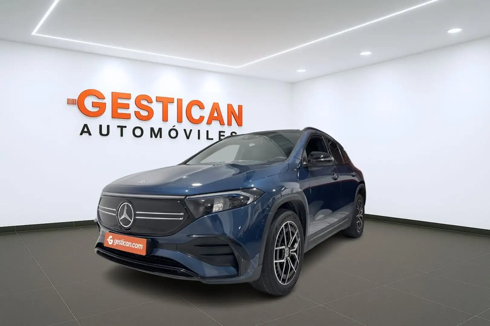 Mercedes-Benz EQA 250 Azul - 1