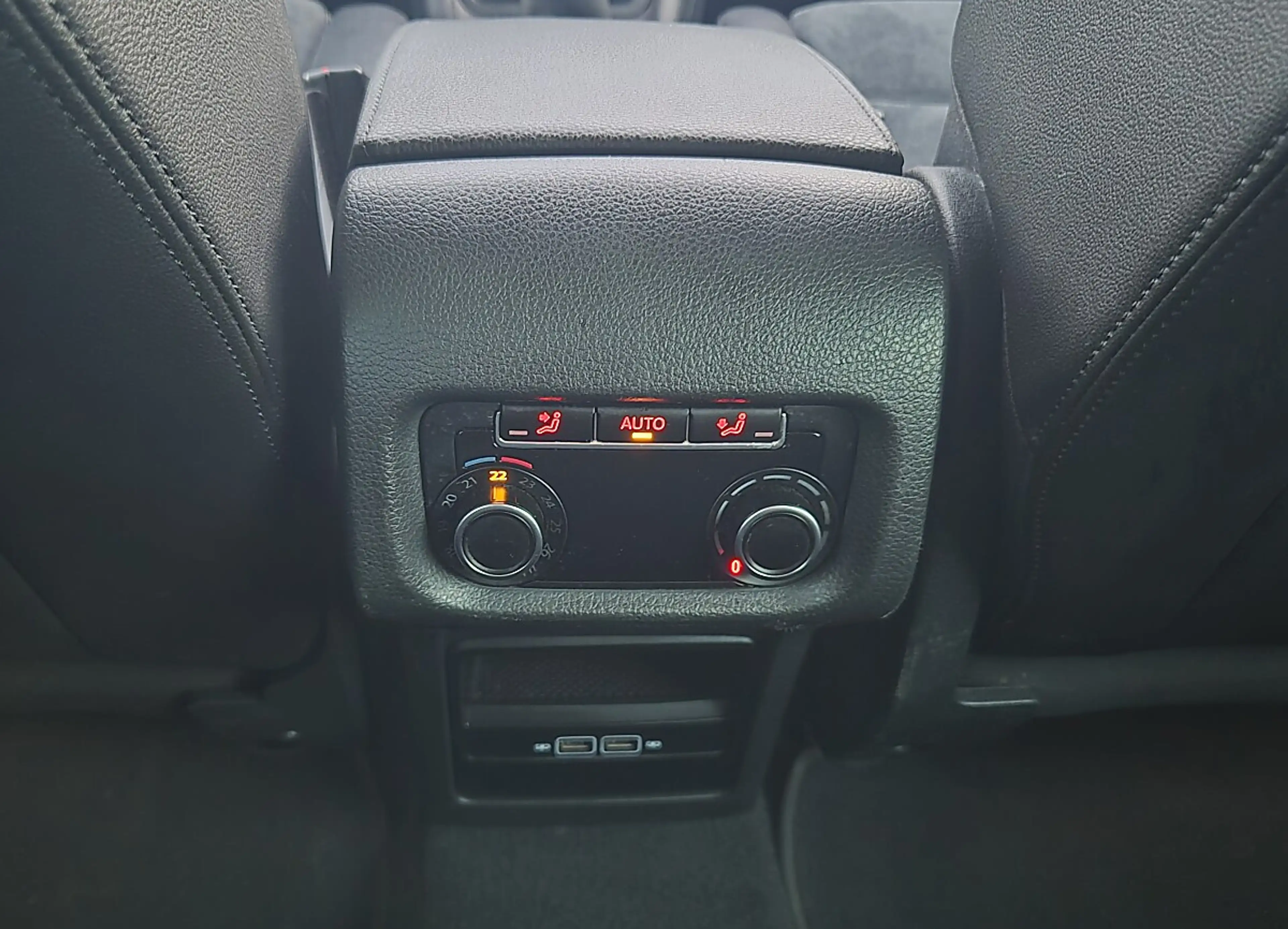 Volkswagen Sharan Business+ SCR 2,0 TDI — photo 15