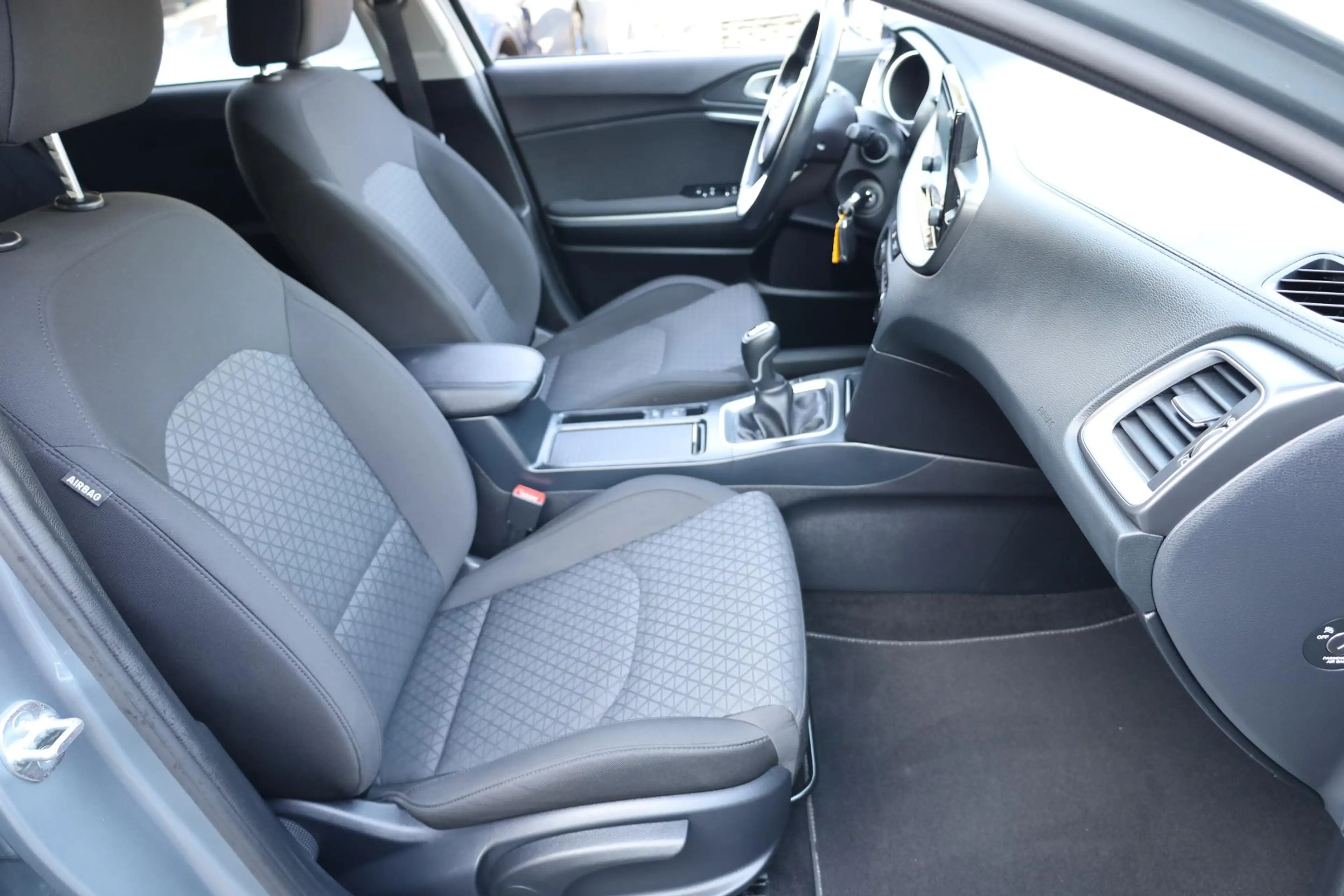 Kia Ceed SW / cee'd SW Sportswagon 1.0 T-GDi DynamicLine CARPLAY CAMERA S — photo 33