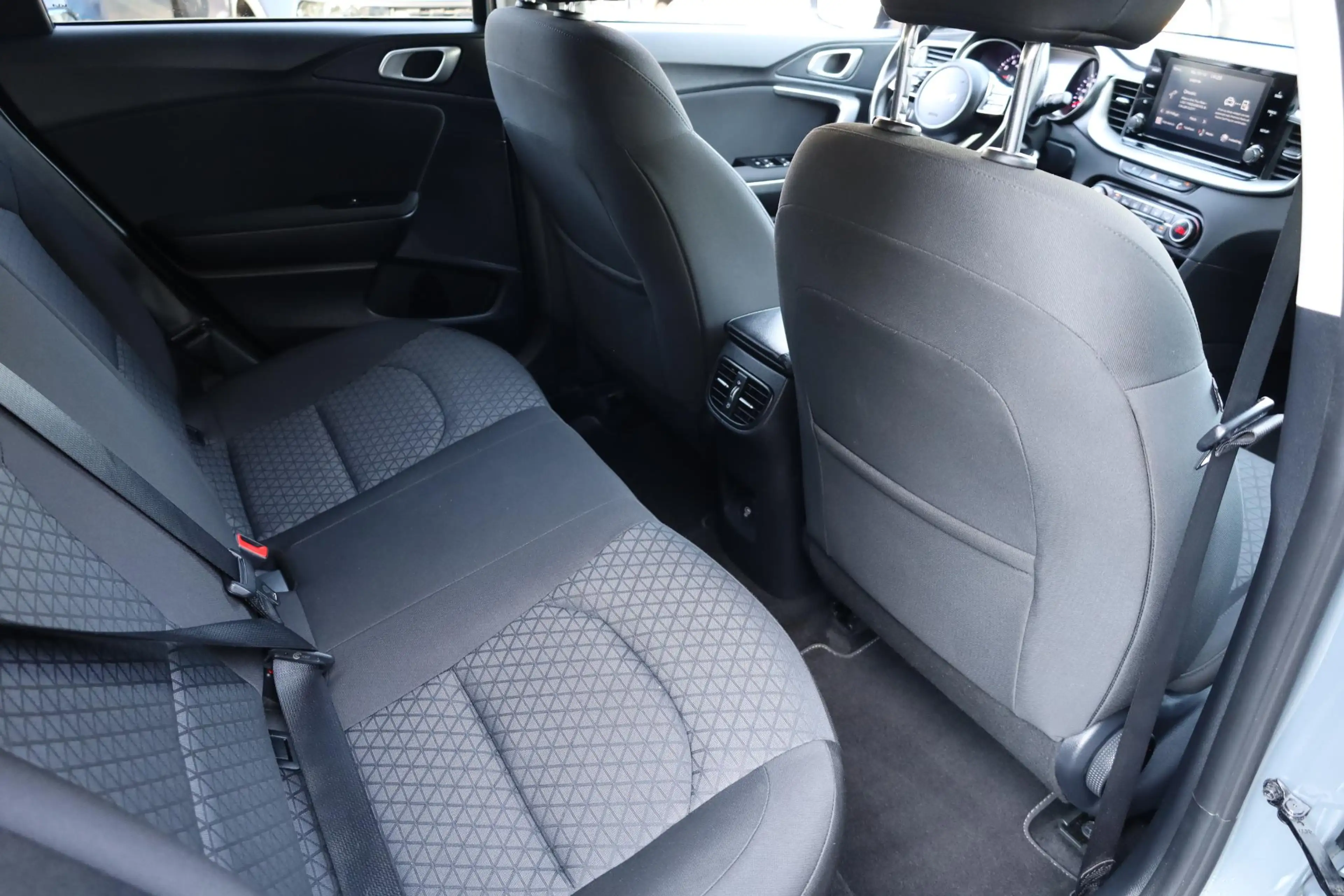 Kia Ceed SW / cee'd SW Sportswagon 1.0 T-GDi DynamicLine CARPLAY CAMERA S — photo 32