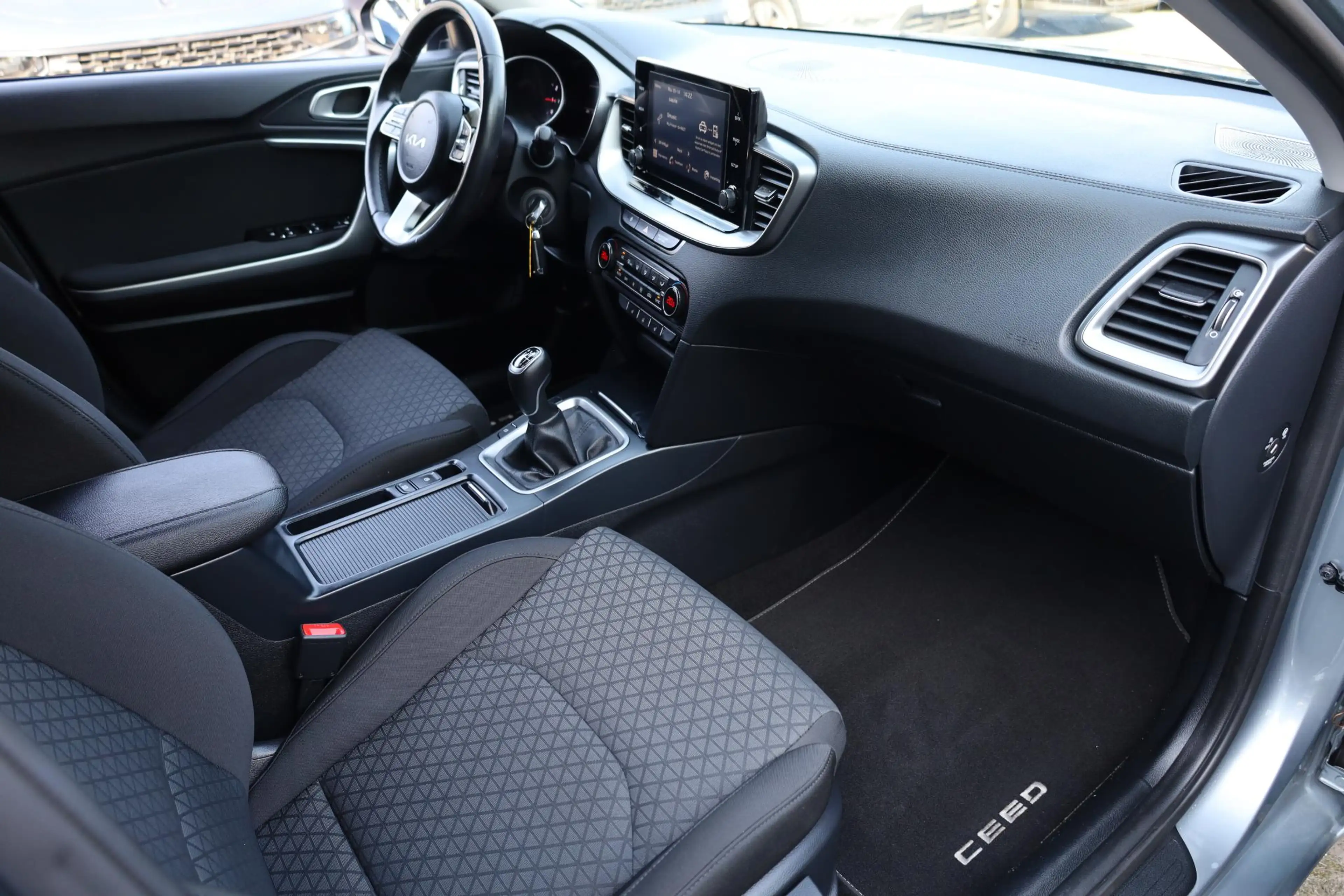 Kia Ceed SW / cee'd SW Sportswagon 1.0 T-GDi DynamicLine CARPLAY CAMERA S — photo 35
