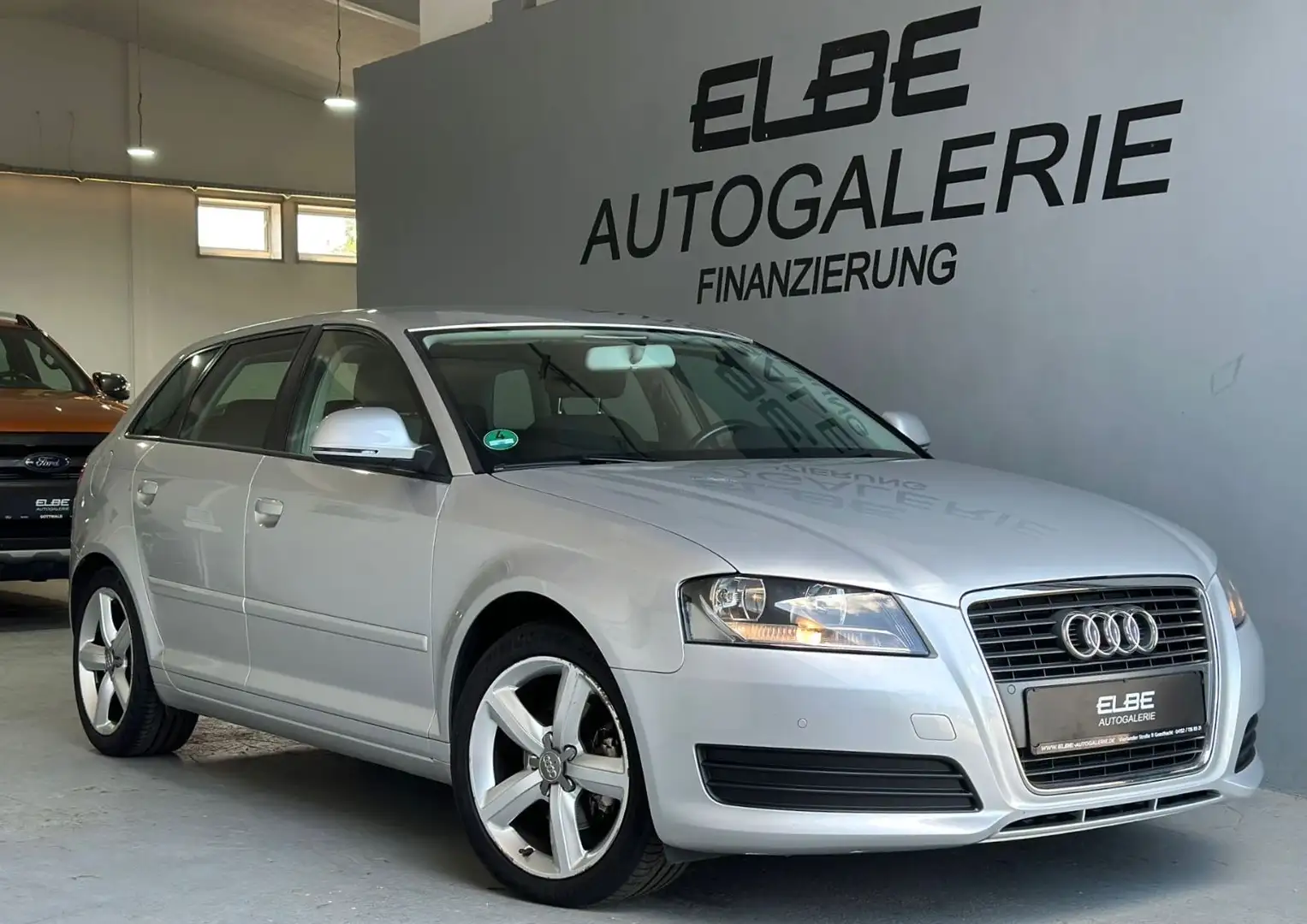 Audi A3 Sportback 1.8 TFSI S-Tronic Attraction 2.Hand Silber - 1