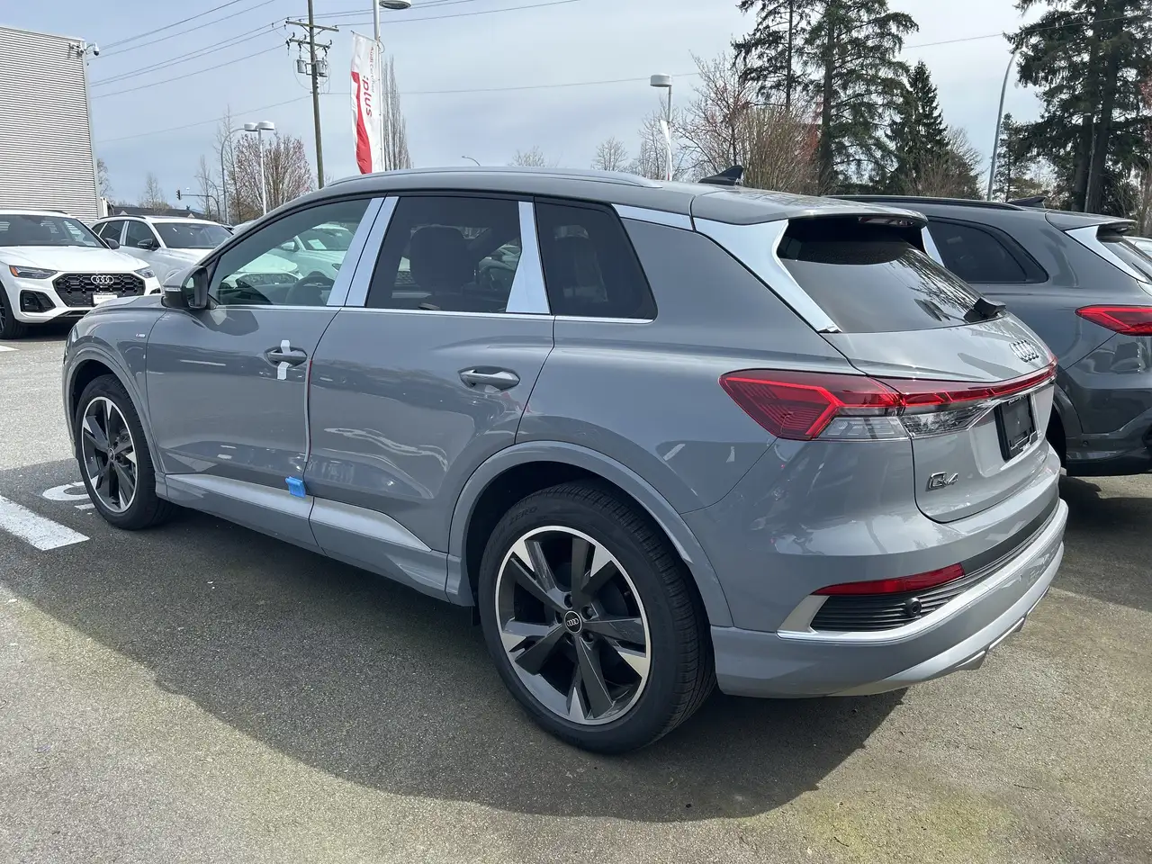 Audi Q4 e-tron снимка Audi Q4 e-tron