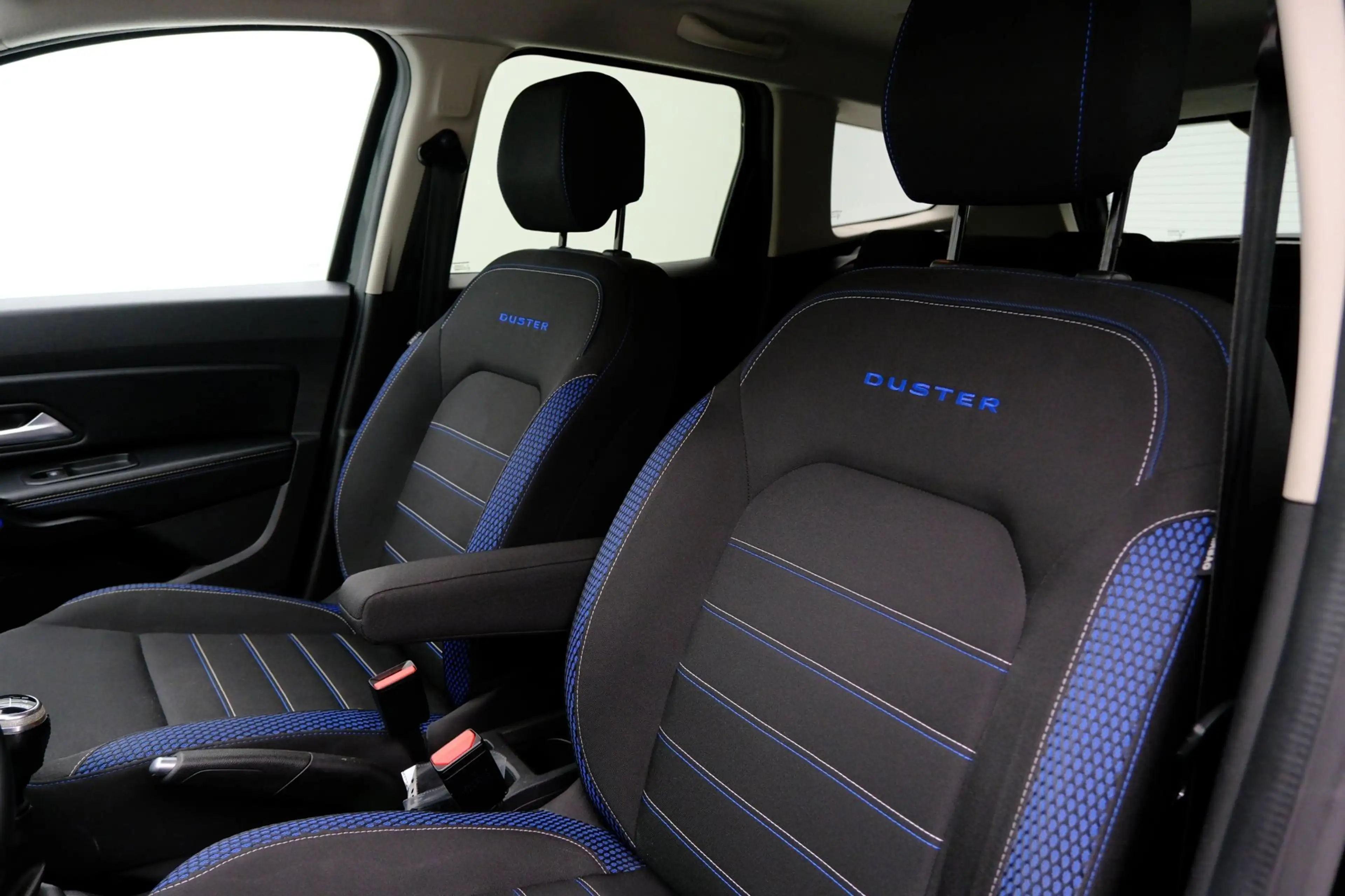 Dacia Duster 1.0 TCe Bi-Fuel/LPG-G3 Serie Limitee 15th Annivers — photo 27