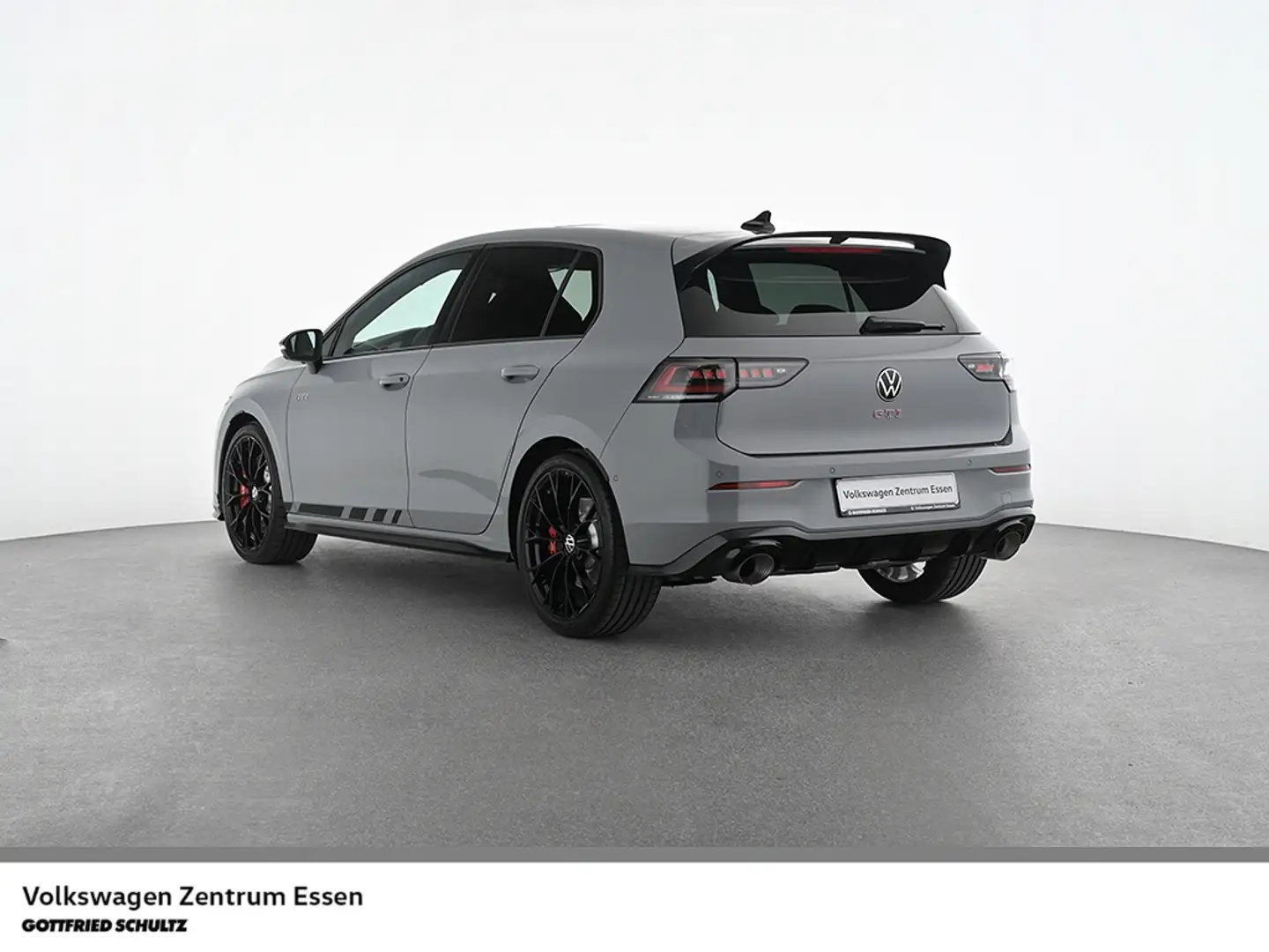 Volkswagen Golf GTI Clubsport 2 0 L TSI DSG Pano-PerformancePaket Сірий - 2
