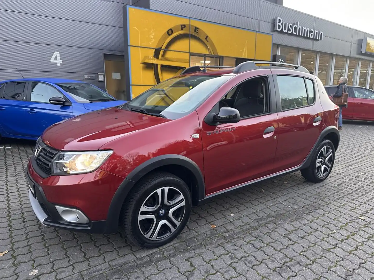 Dacia Sandero Stepway TCe 100 ECO-G Celebration Rouge - 1