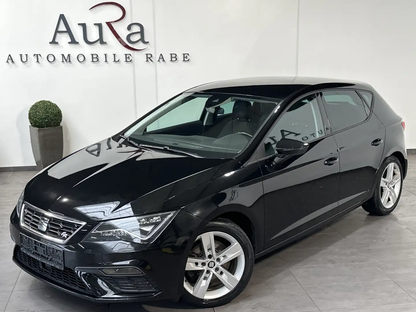 SEAT Leon 2.0 TDI FR DSG NAV+LED+SHZ+APS+CARPLAY+ACC Schwarz - 1
