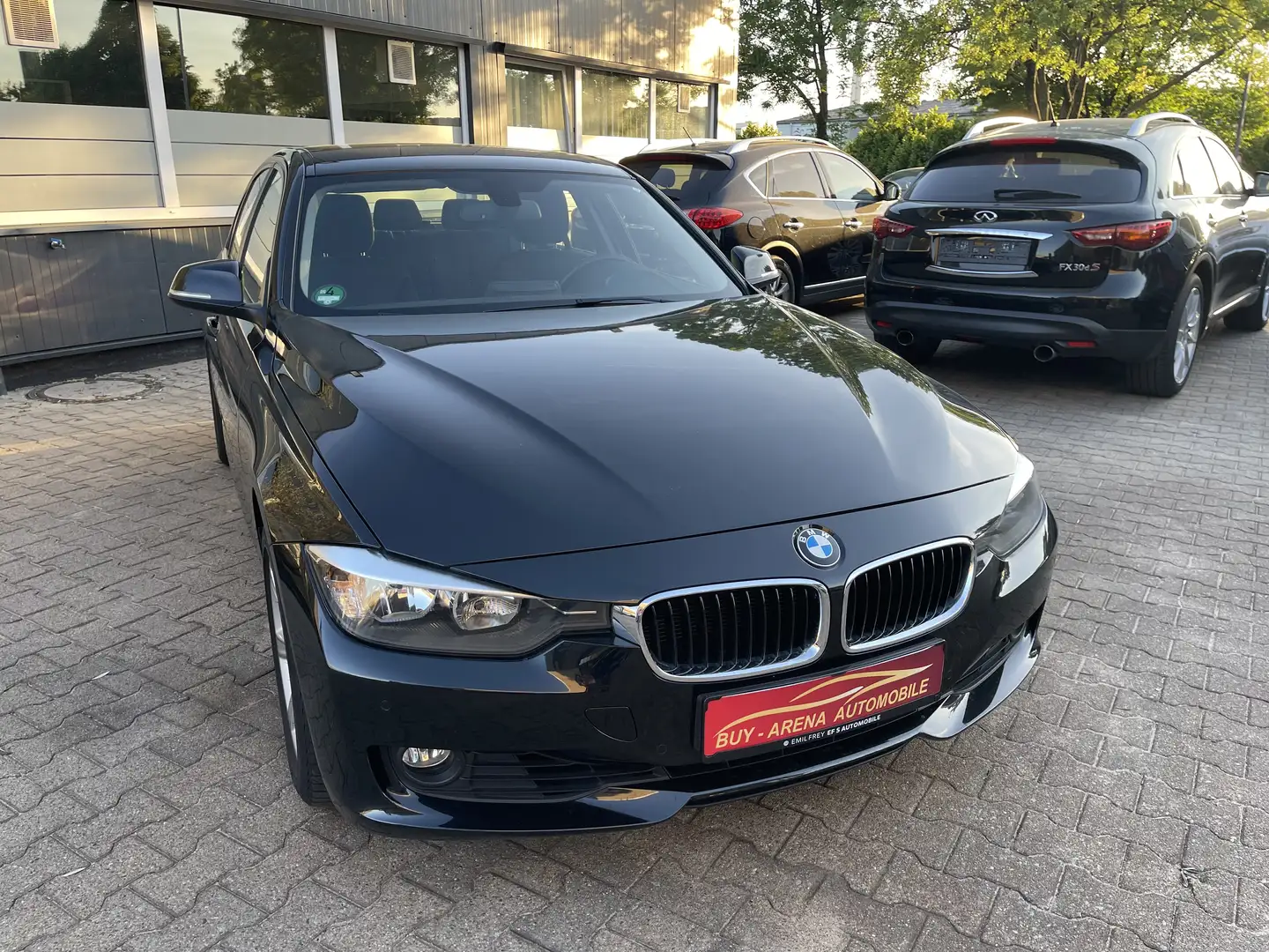 BMW 320 i Limousine Schwarz Navi Top 2.Hand S-Heft Euro 6 Negro - 1