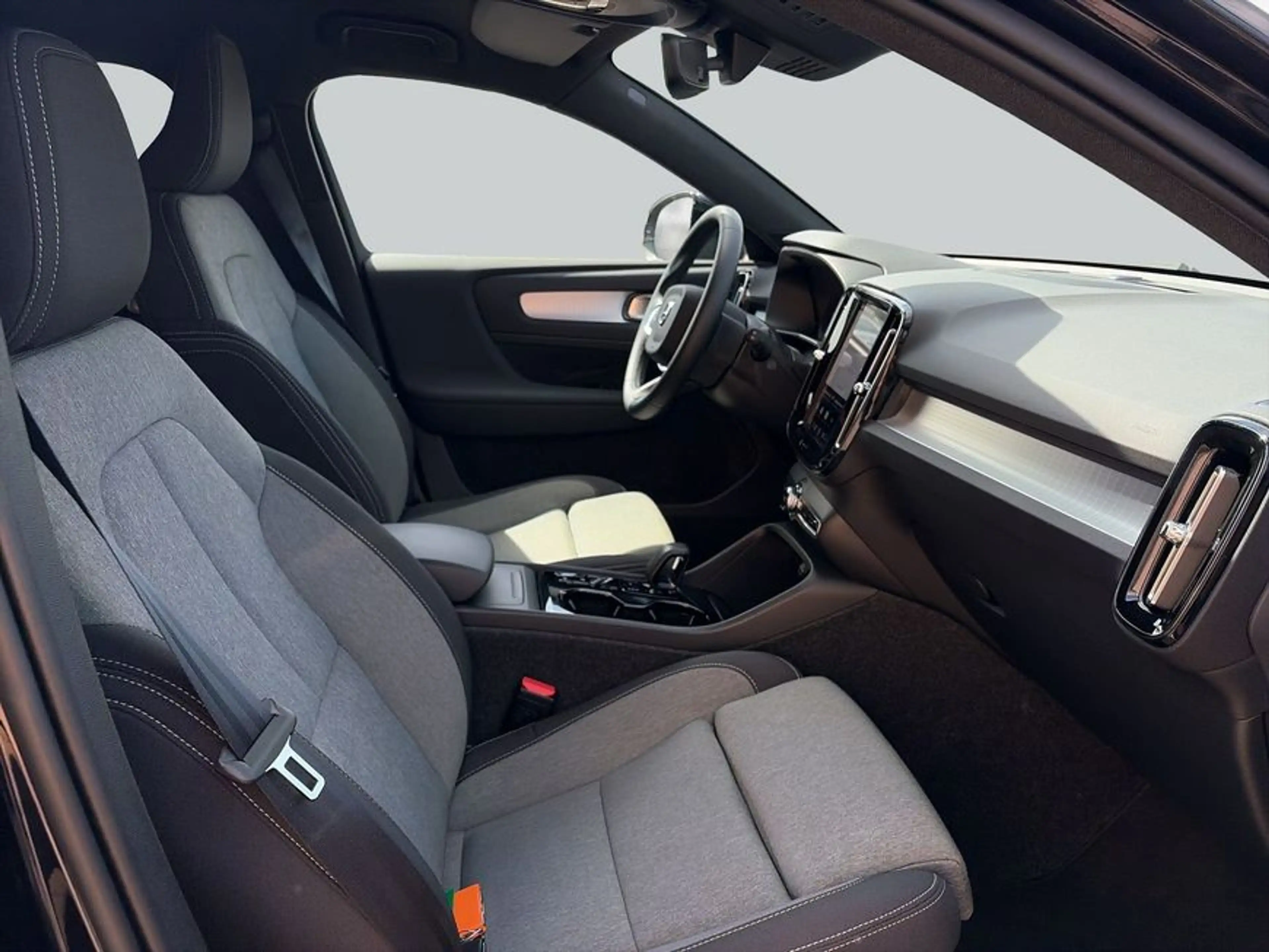 Volvo XC40 XC40 B3 B DKG Plus Black Edition — photo 12