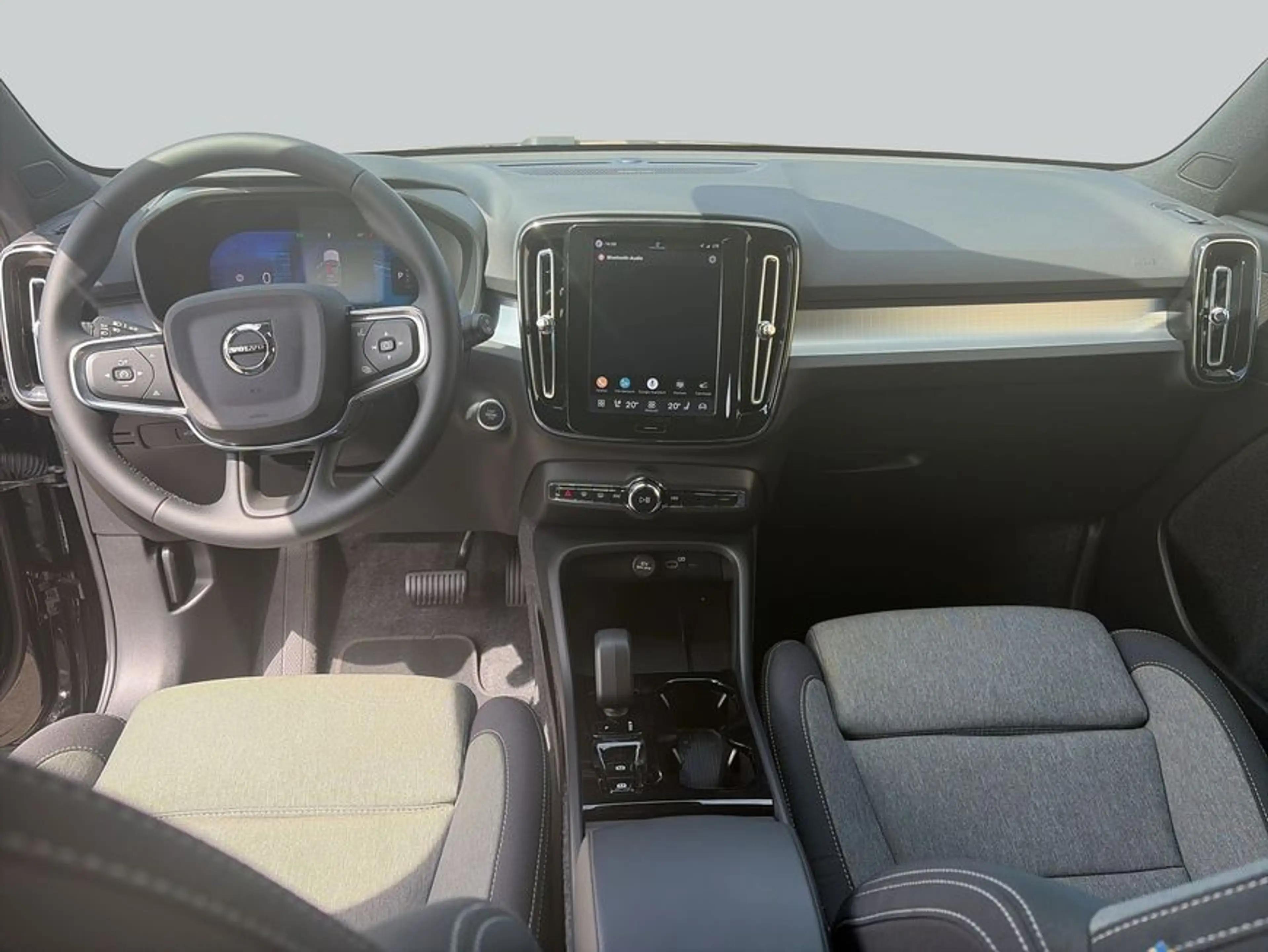 Volvo XC40 XC40 B3 B DKG Plus Black Edition — photo 13