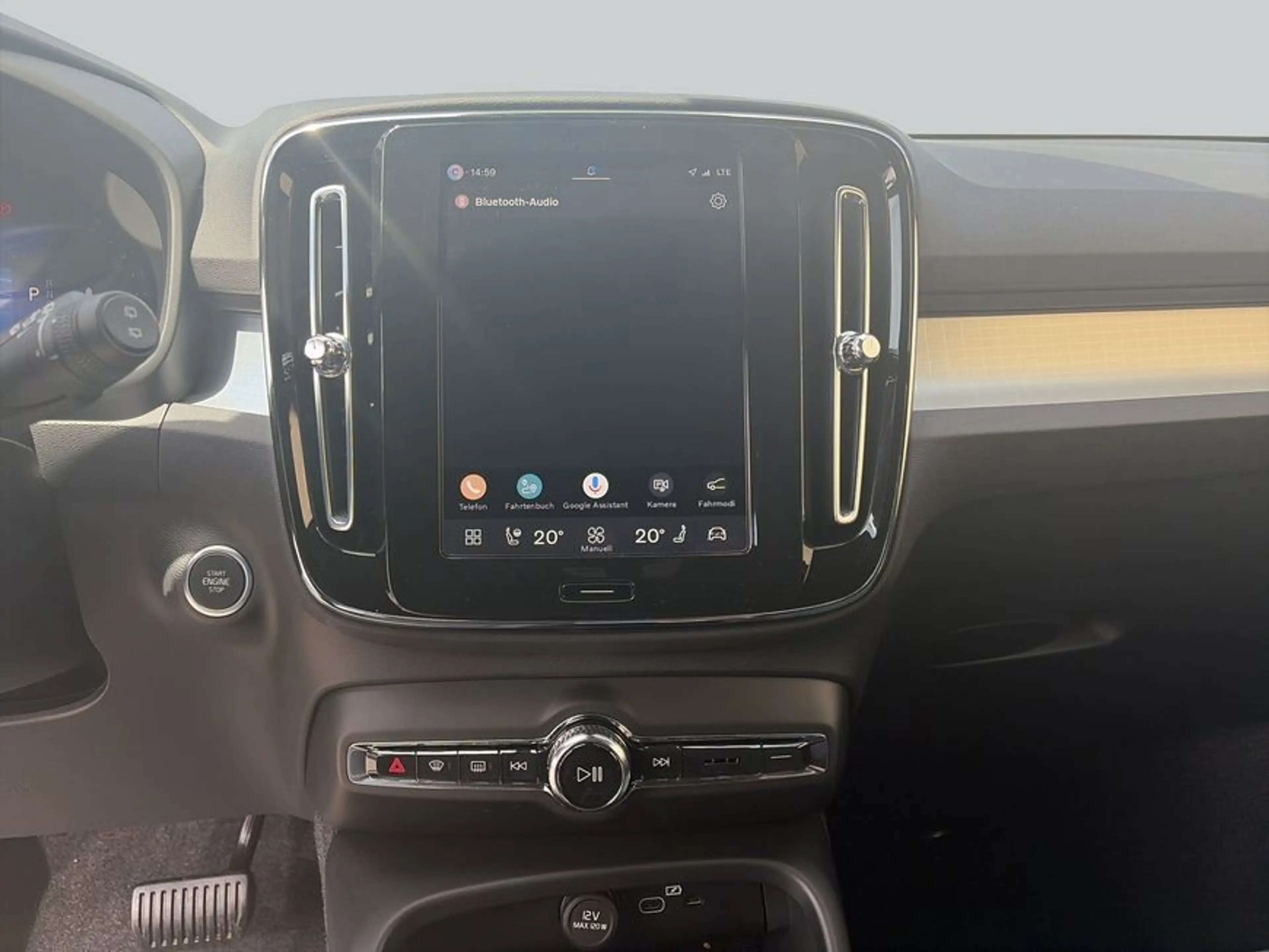 Volvo XC40 XC40 B3 B DKG Plus Black Edition — photo 14