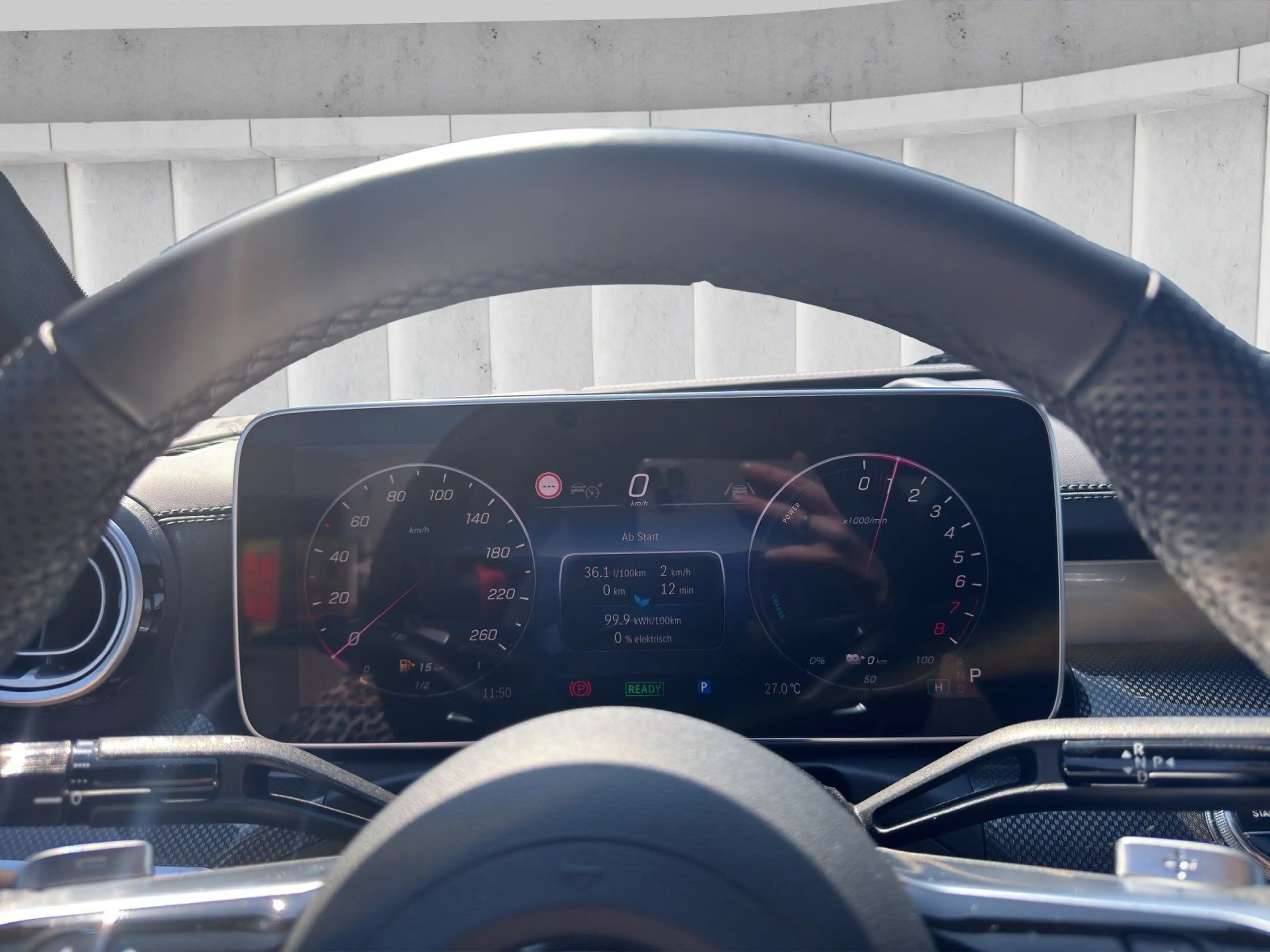 Mercedes-Benz CLE 300 e AMG Premium+ Pano Burm HUD S-Klim DIST — photo 11