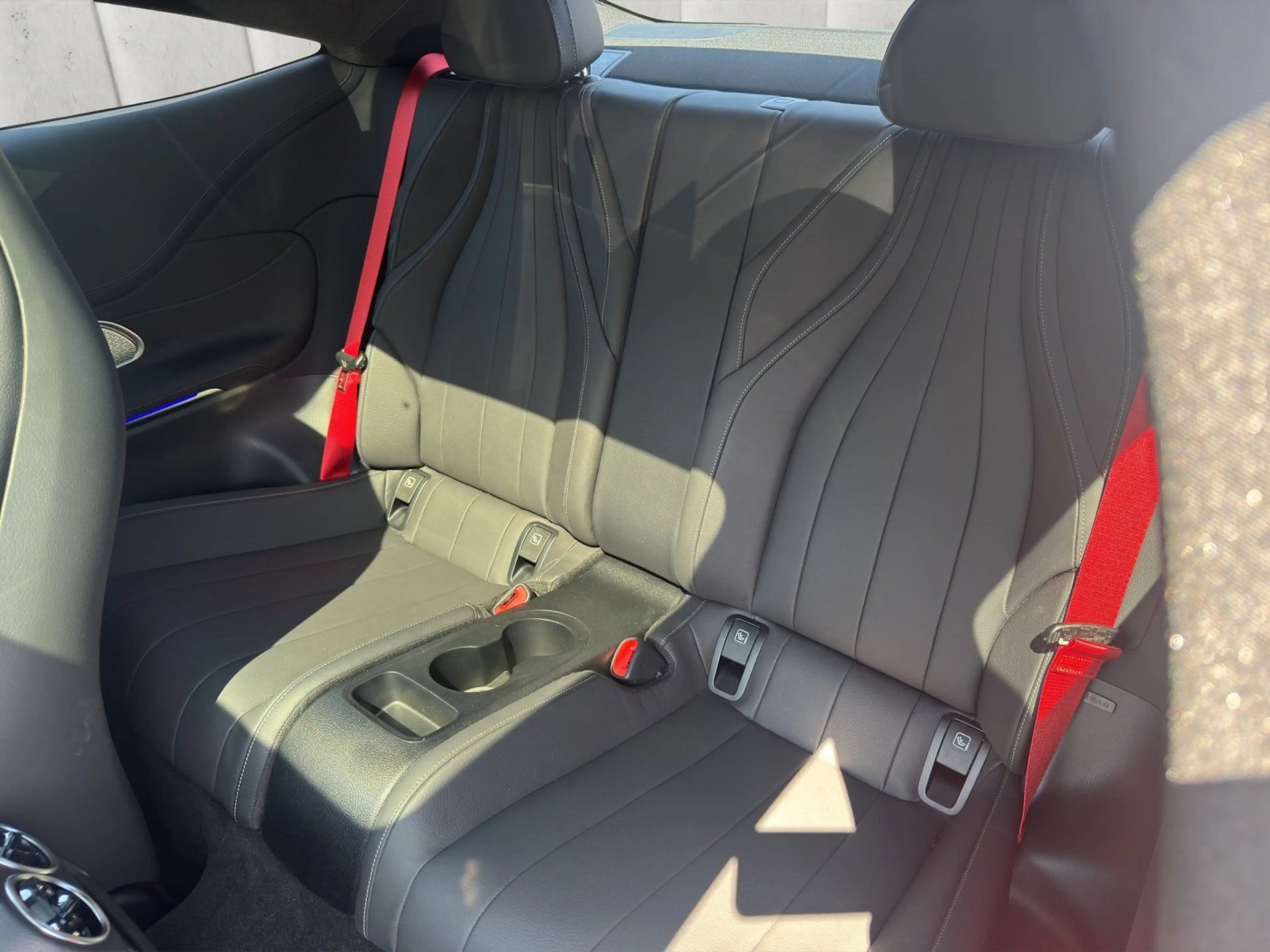 Mercedes-Benz CLE 300 e AMG Premium+ Pano Burm HUD S-Klim DIST — photo 13