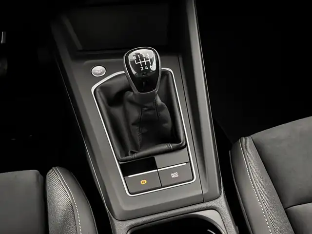 Volkswagen Golf view 12