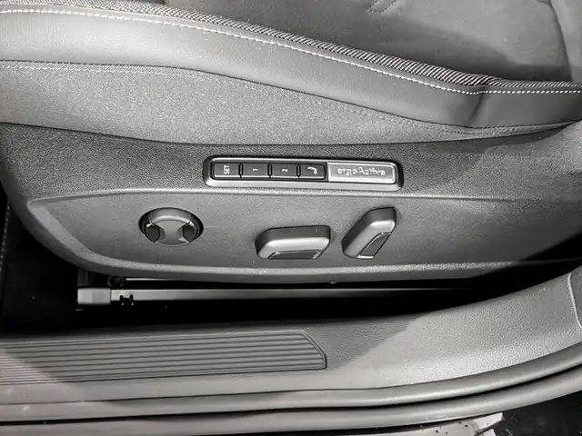 Volkswagen Golf view 13