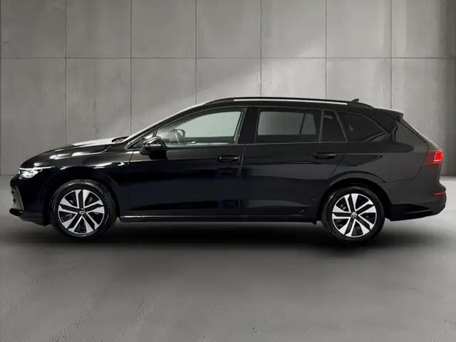 Volkswagen Golf view 3