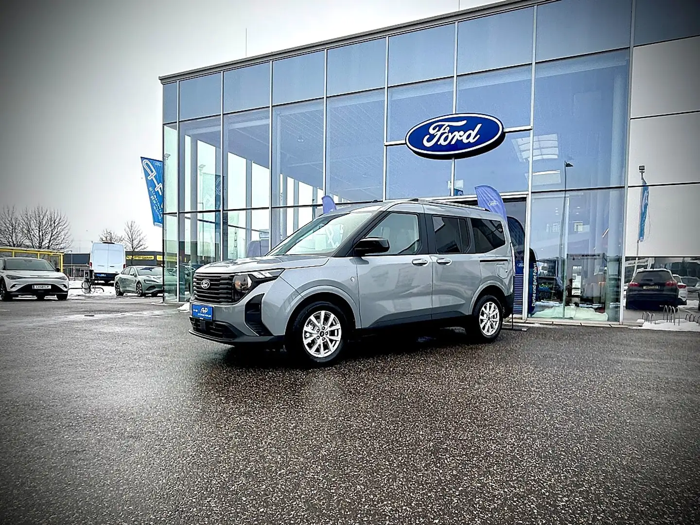Ford Tourneo Courier Titanium 1,0 Ecob. 125PS  LEASING AKTION Silber - 2