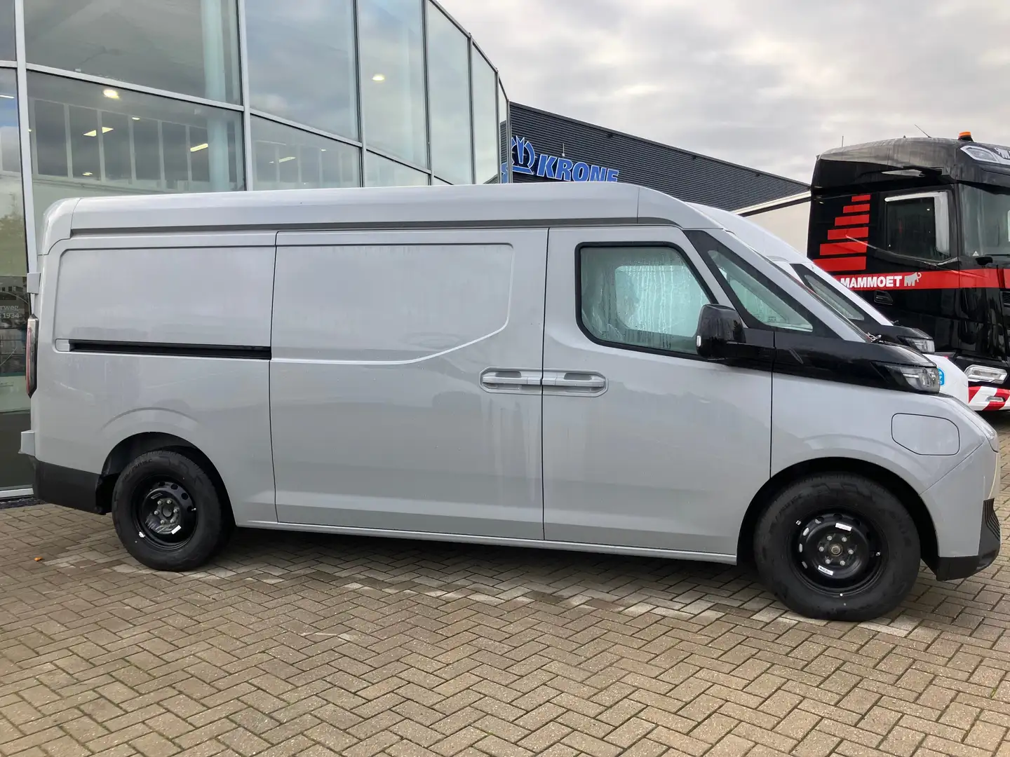 Farizon SV L2H2  83 kWh | V2L | TREKHAAK | 270° DEUREN Grau - 2