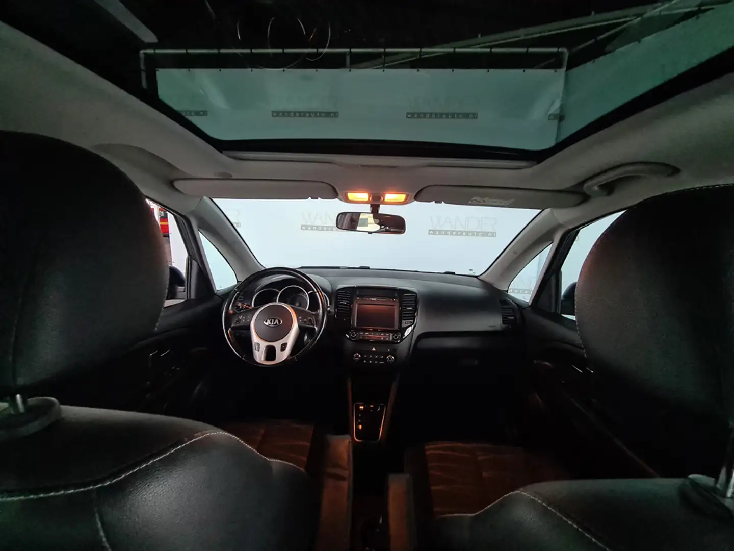 Kia Venga 1.6 CVVT Edition /Elektrisch panorama dak/Trekhaak Grijs - 2