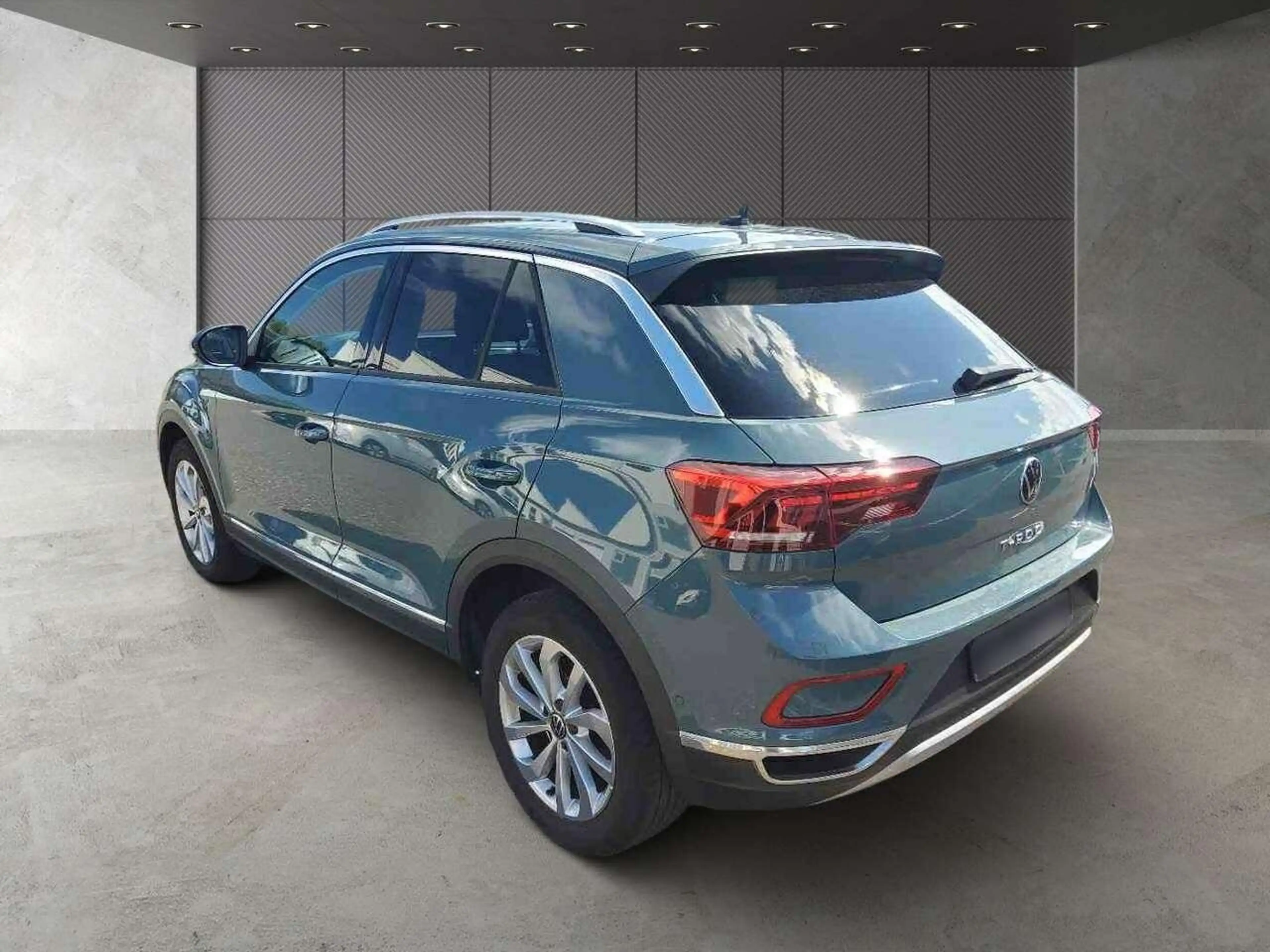 Volkswagen T-Roc Style 1.5 TSI DSG LED RearView Sitzh DAB Navi Carp — photo 5