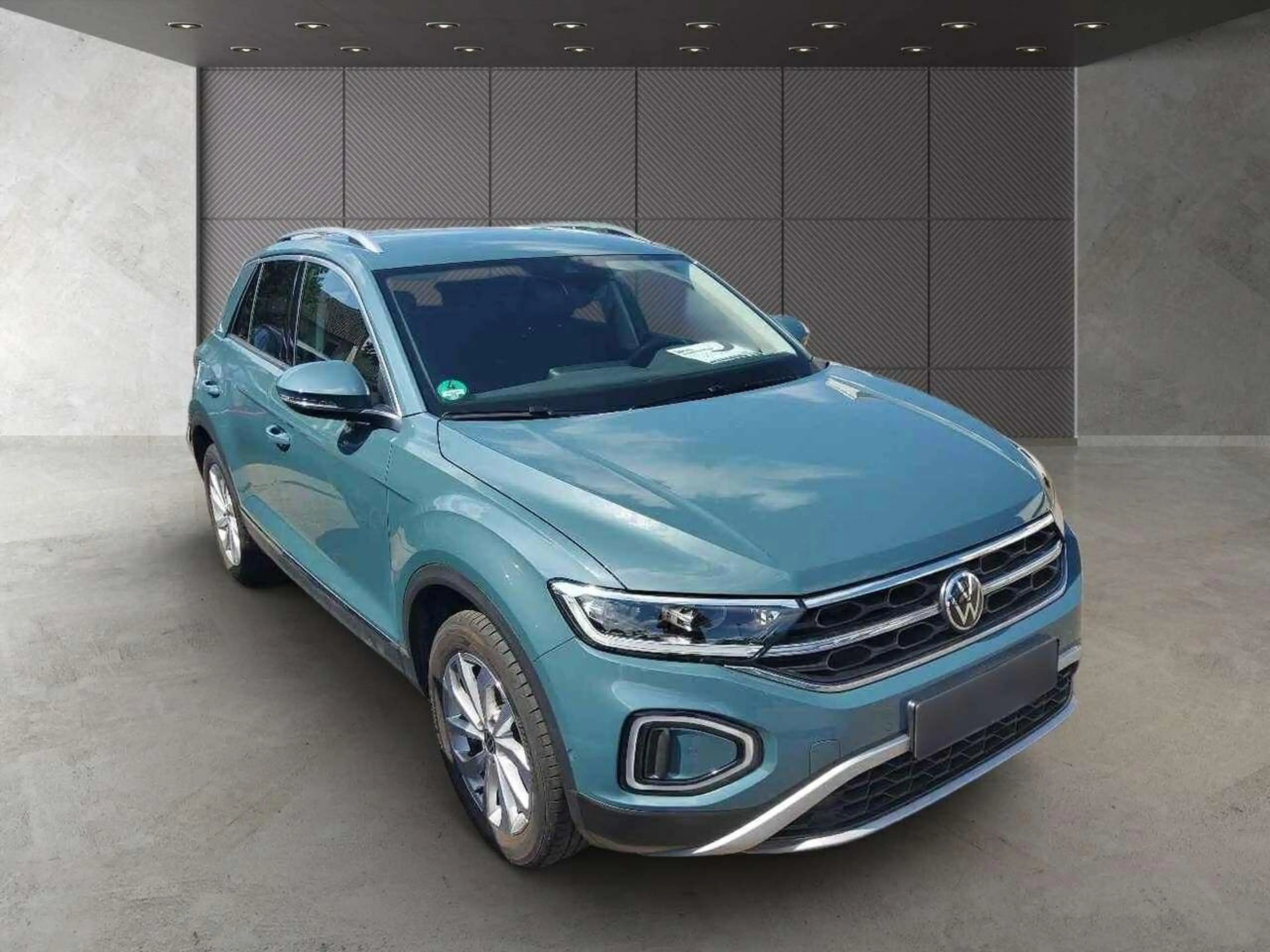 Volkswagen T-Roc Style 1.5 TSI DSG LED RearView Sitzh DAB Navi Carp — photo 3