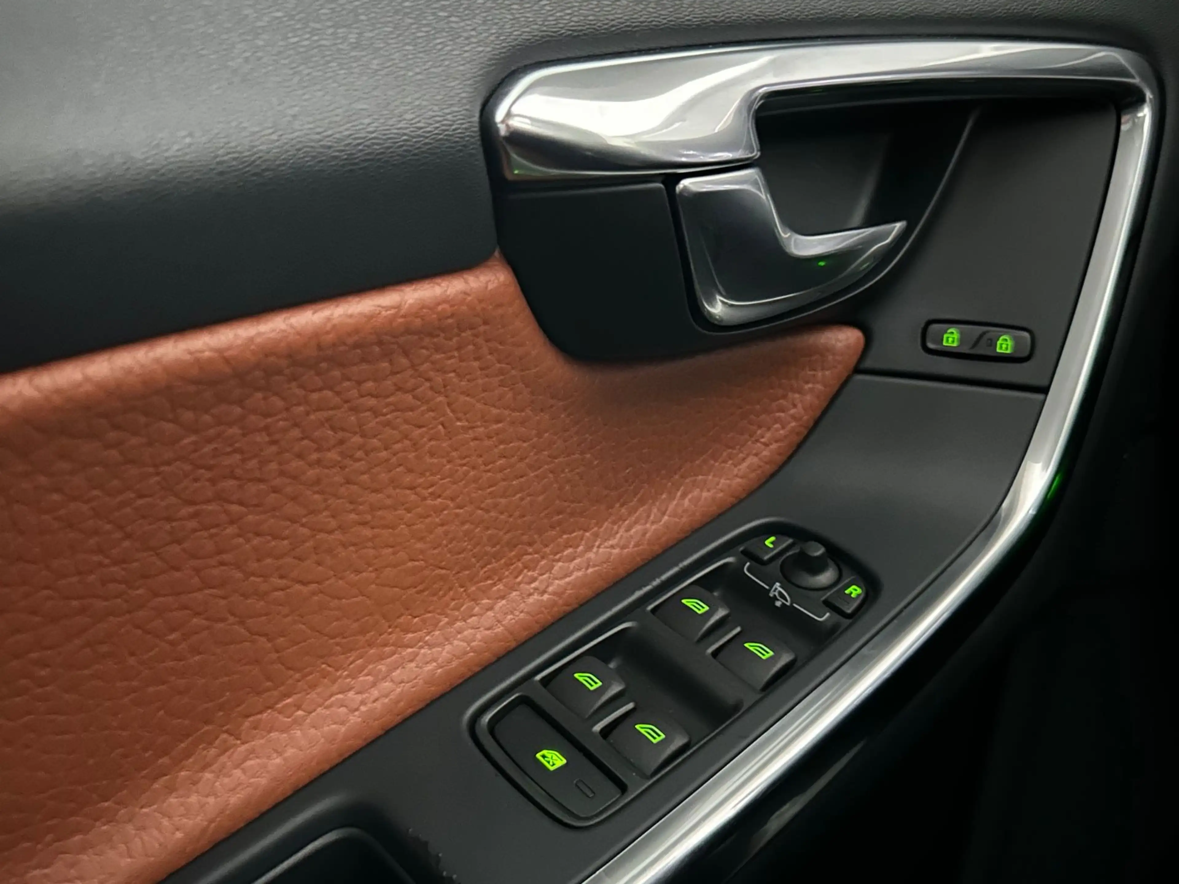 Volvo S60 Lim. Summum/Autom./Xenon/Memory/Kamera/ACC — photo 29