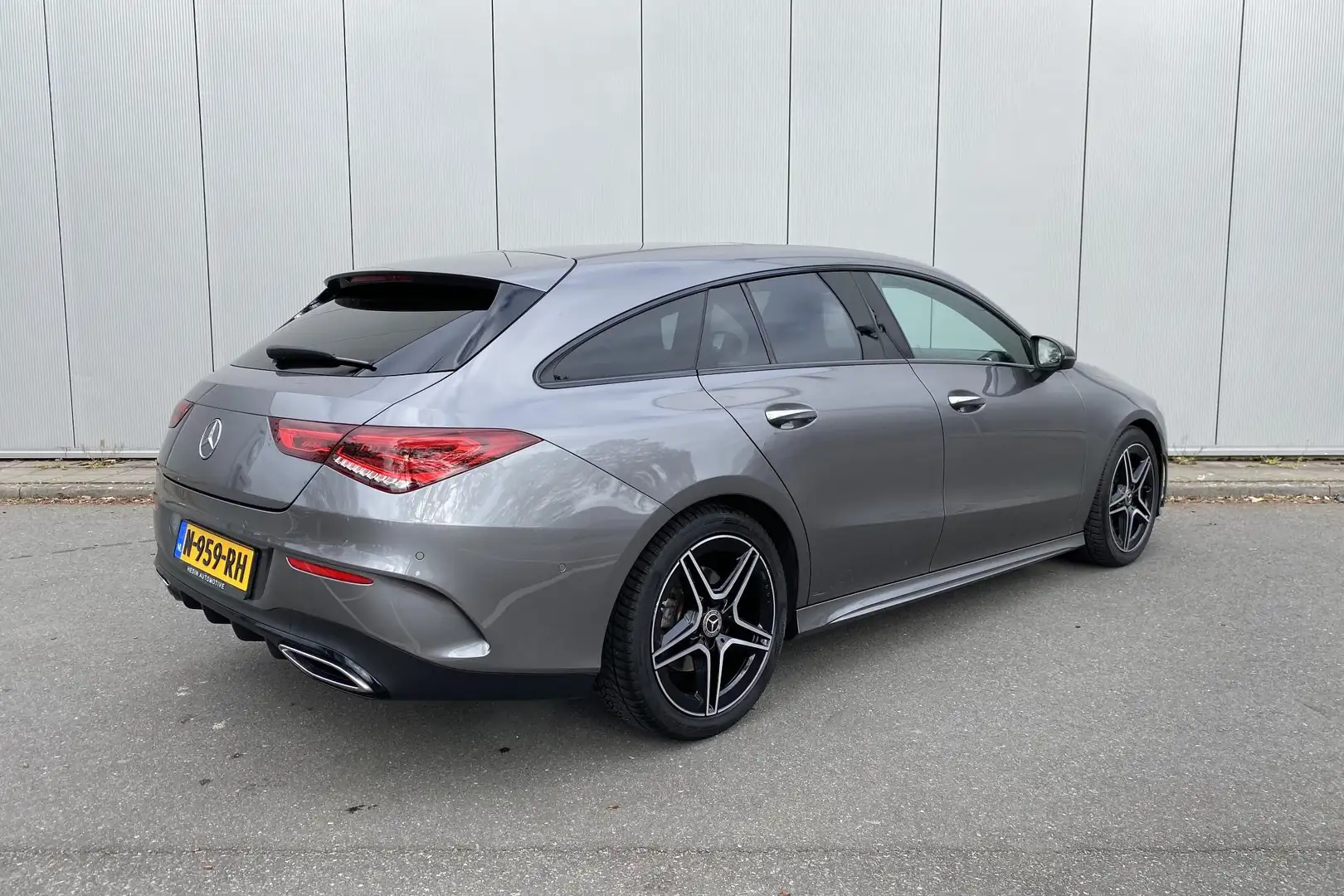 Mercedes-Benz CLA 200 CLA Shooting Brake AMG | Nightpakket | Panoramadak Grijs - 2
