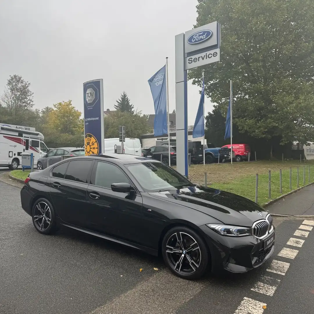 BMW 320 d M Sport *INNOVATIONS-PAKET*TRAVEL-PAKET Schwarz - 1