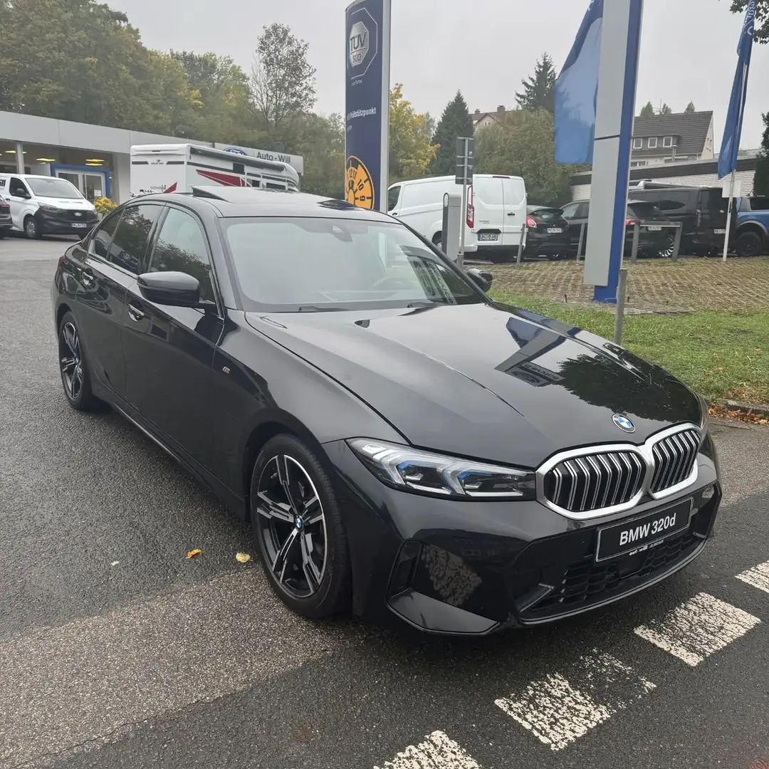 BMW 320 d M Sport *INNOVATIONS-PAKET*TRAVEL-PAKET Schwarz - 2