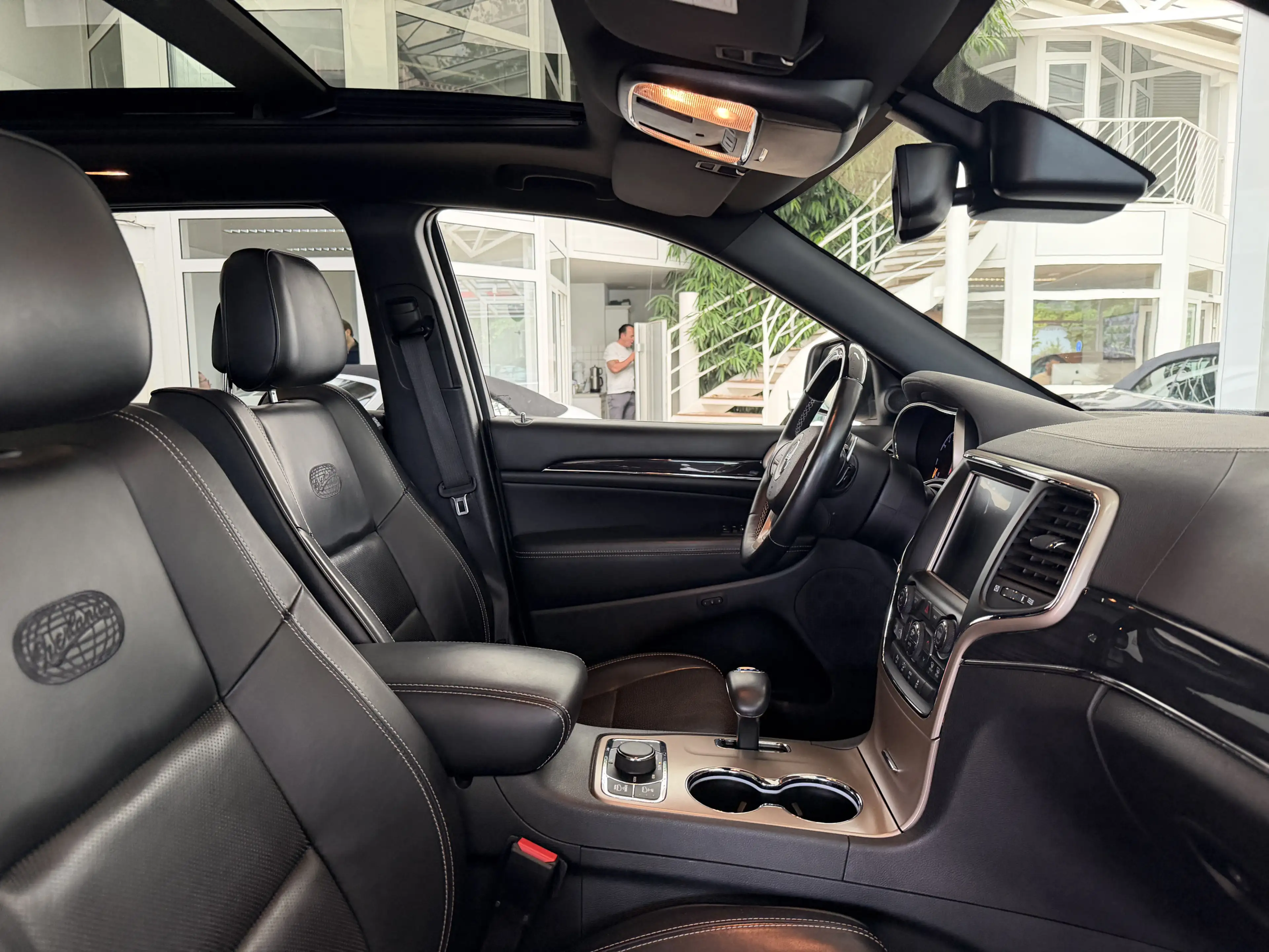Jeep Grand Cherokee 3.0 CRD Overland*PANO*KAMERA*KEY* — photo 15